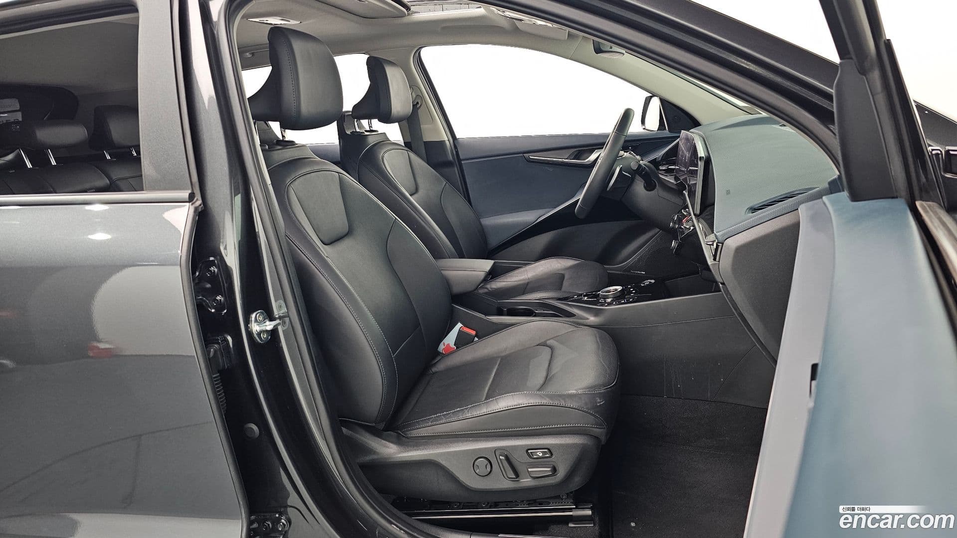 Main__Slider__Photo:Niro Kia 2022.0-9