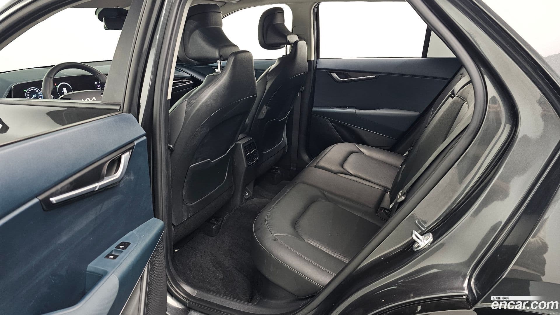 Main__Slider__Photo:Niro Kia 2022.0-11