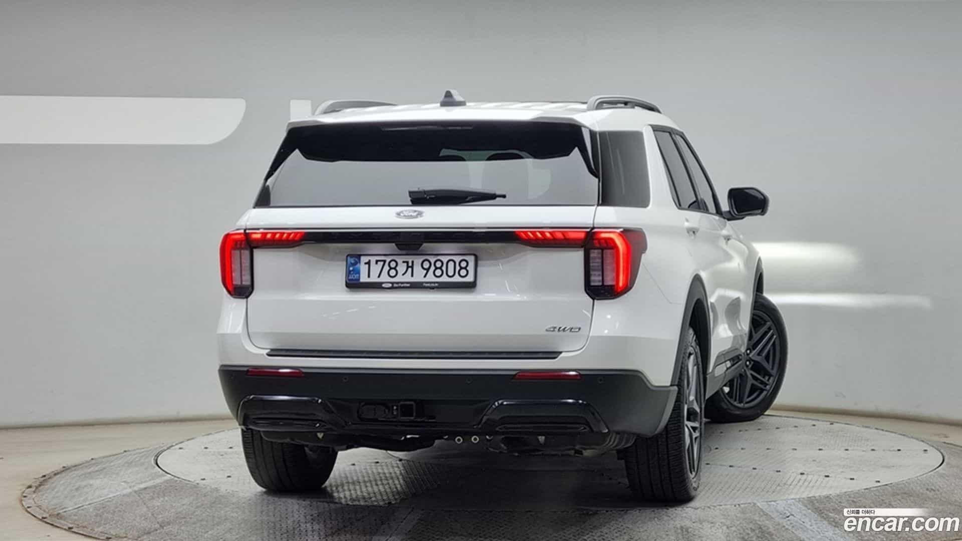 Explorer Ford 2024.10-OUTER-003