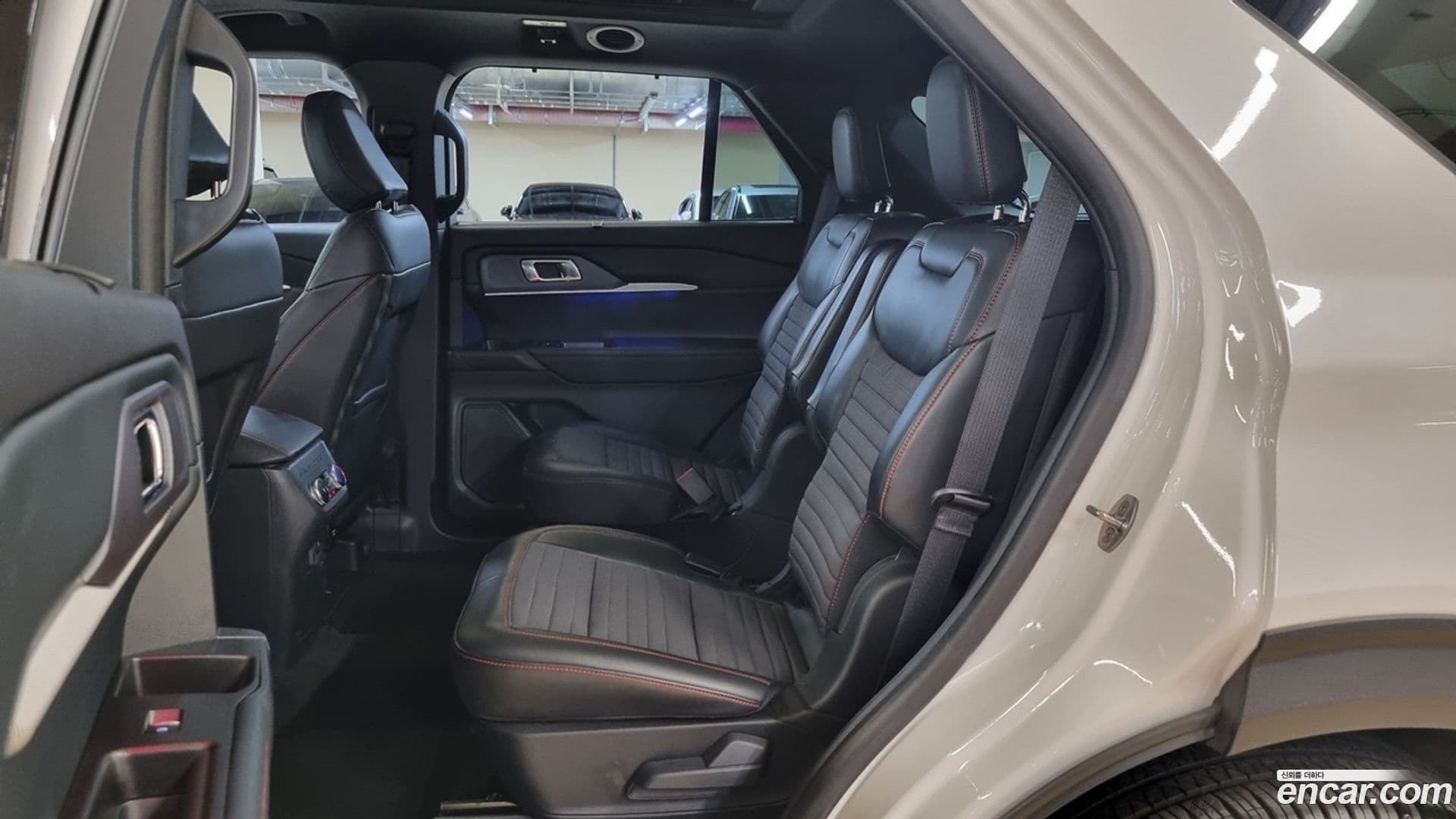 Main__Slider__Photo:Explorer Ford 2024.10-11