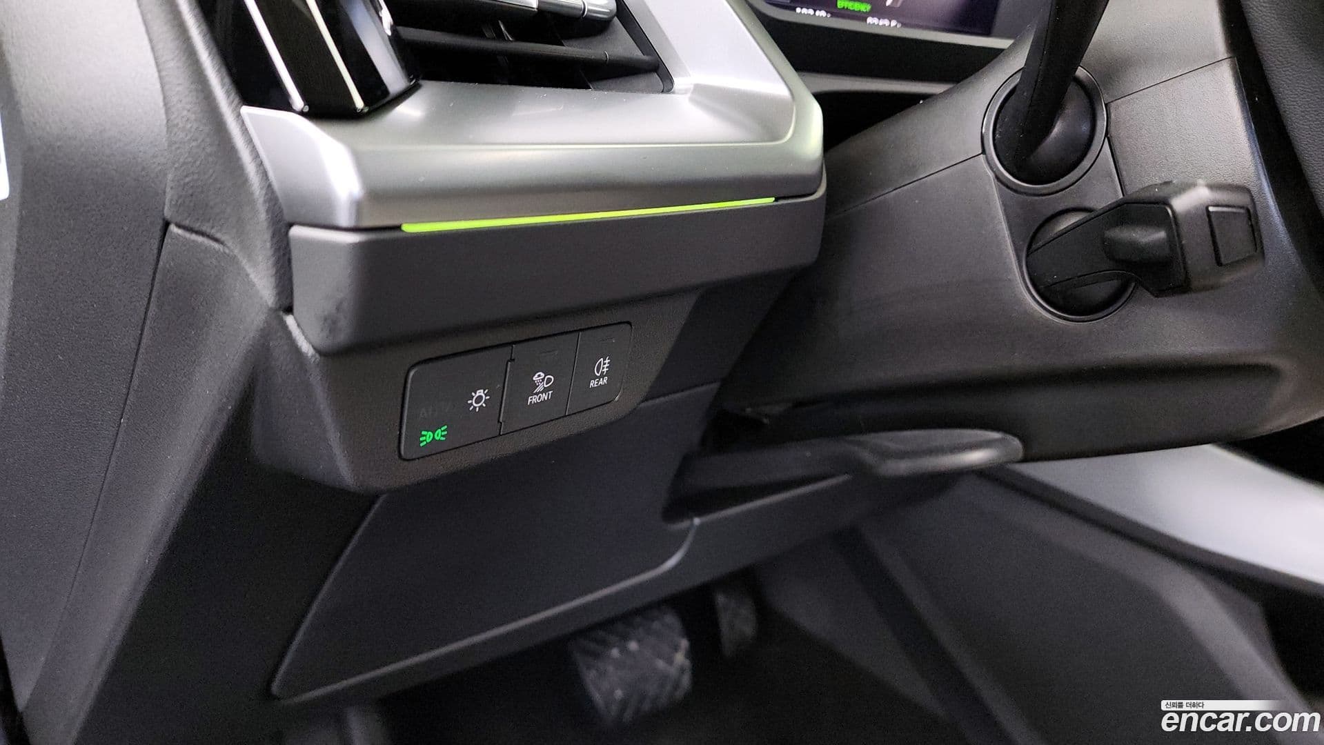 Main__Slider__Photo:Q4 e-tron Audi 2025.2-15