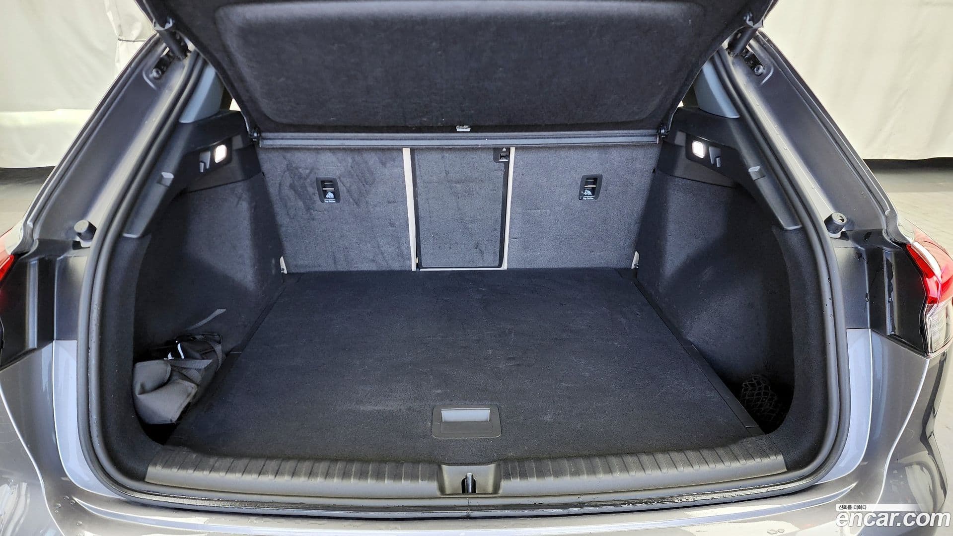 Main__Slider__Photo:Q4 e-tron Audi 2025.2-19