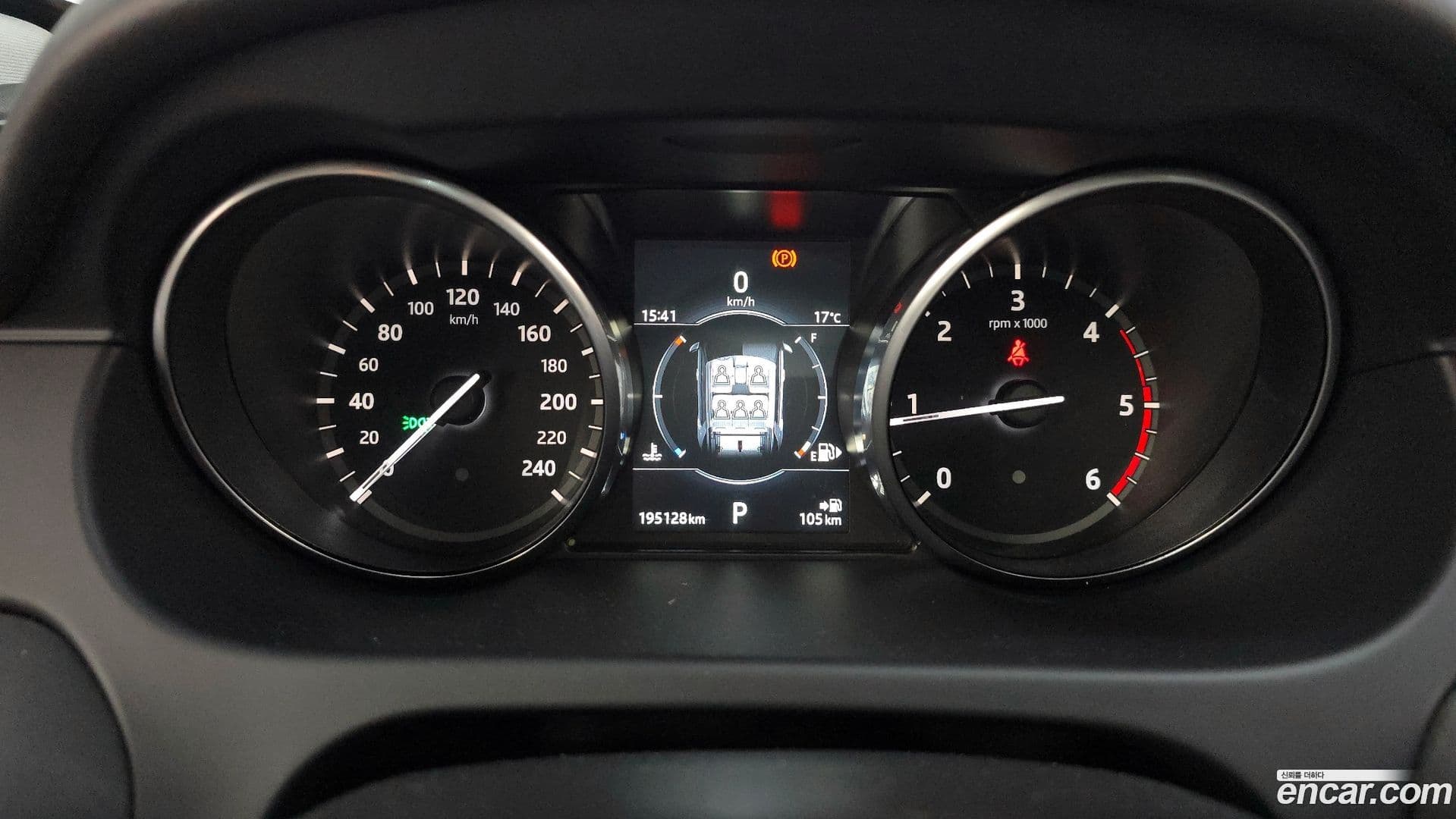 Main__Slider__Photo:Discovery Sport Land Rover 2017.2-7