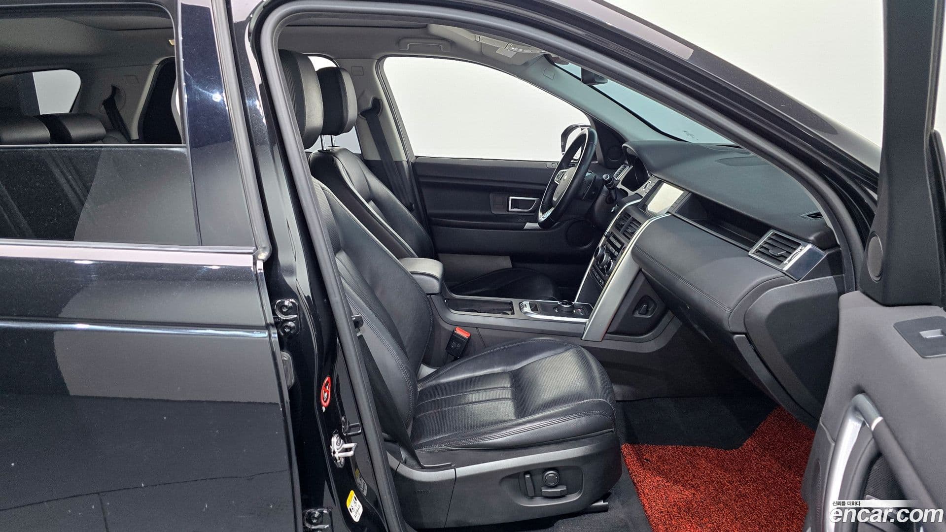 Main__Slider__Photo:Discovery Sport Land Rover 2017.2-10