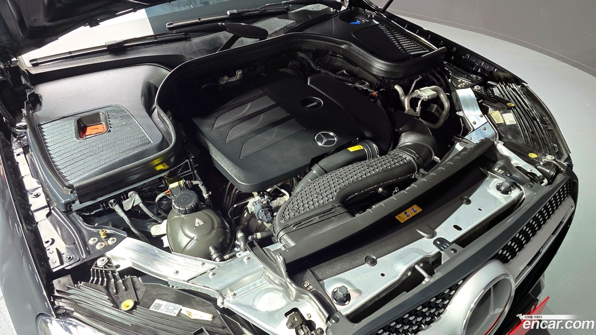 Main__Slider__Photo:GLC-Class Mercedes-Benz 2023.2-5