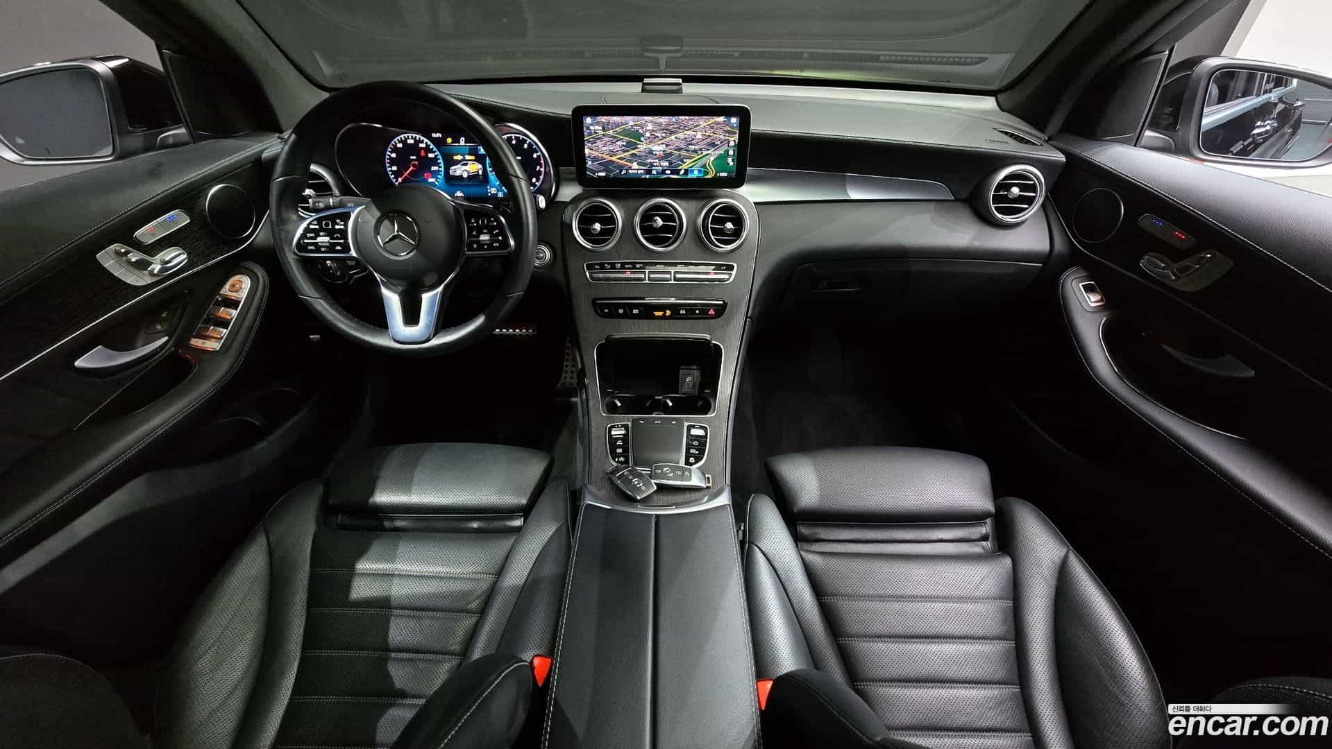 GLC-Class Mercedes-Benz 2023.2-INNER-007