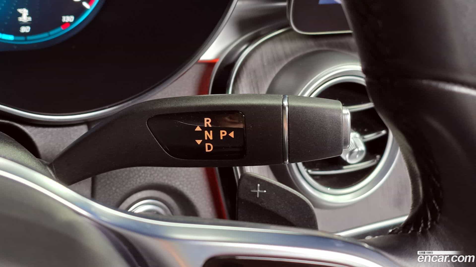 GLC-Class Mercedes-Benz 2023.2-INNER-009