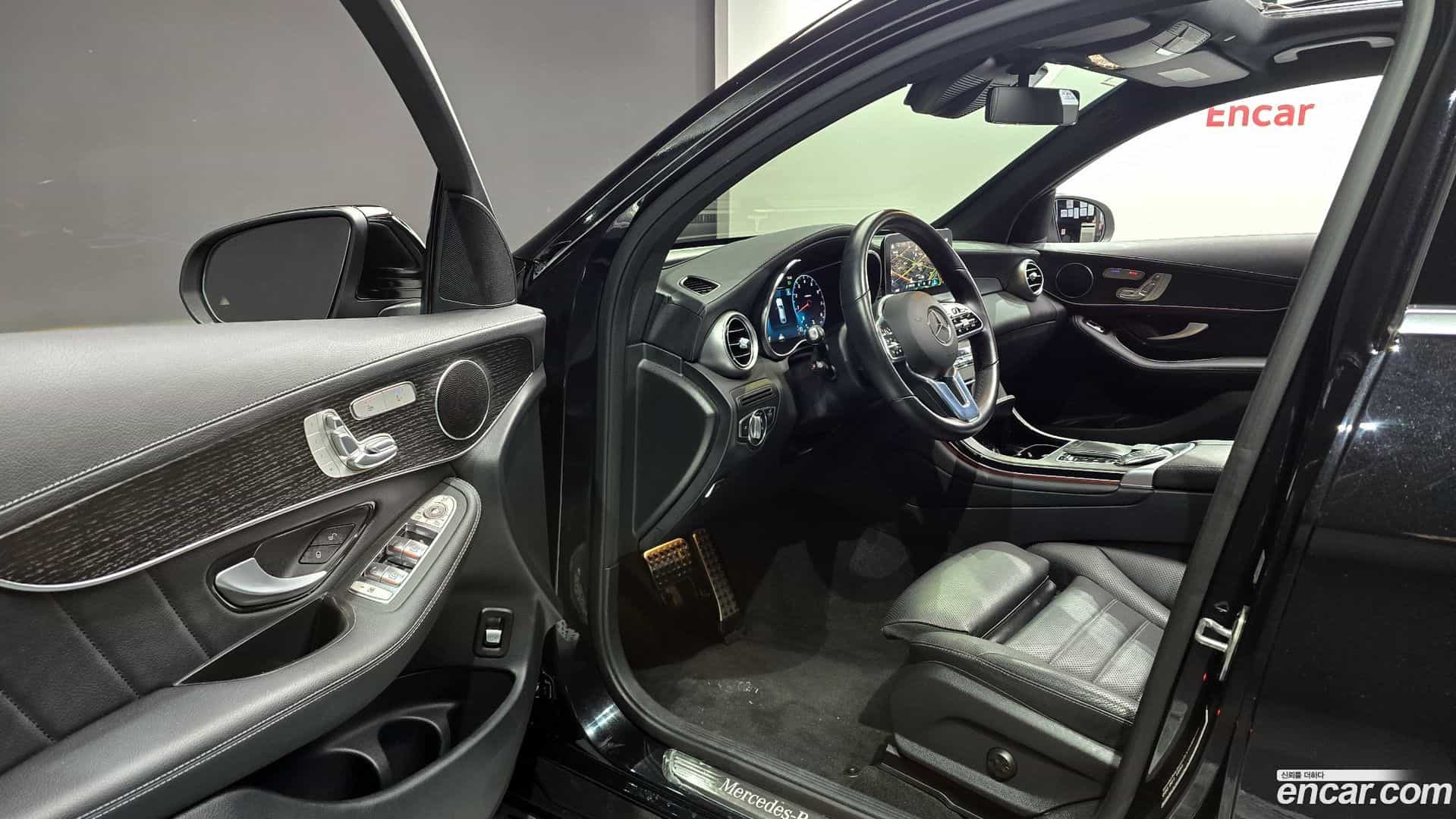 GLC-Class Mercedes-Benz 2023.2-OPTION-015