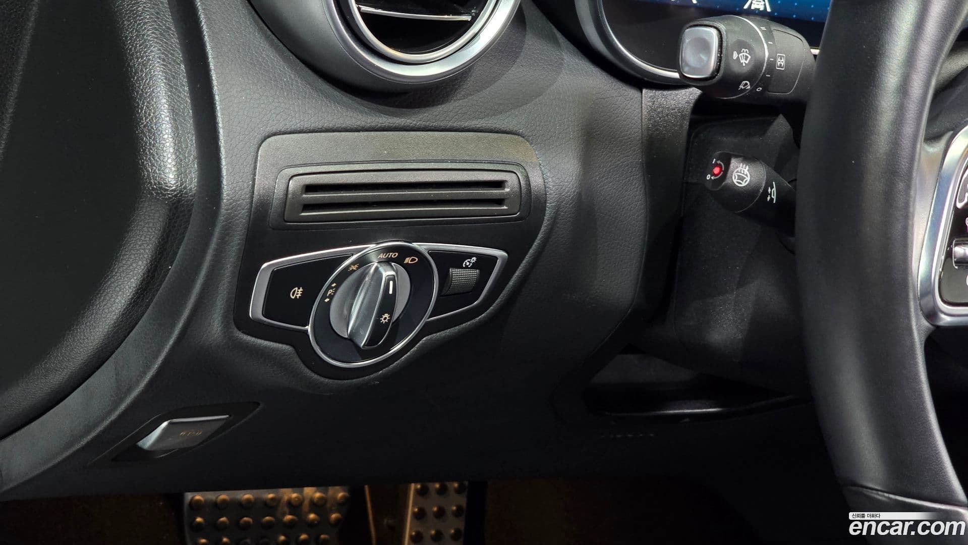 Main__Slider__Photo:GLC-Class Mercedes-Benz 2023.2-13