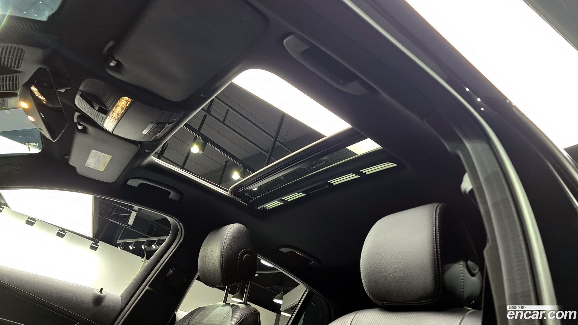 Main__Slider__Photo:GLC-Class Mercedes-Benz 2023.2-18