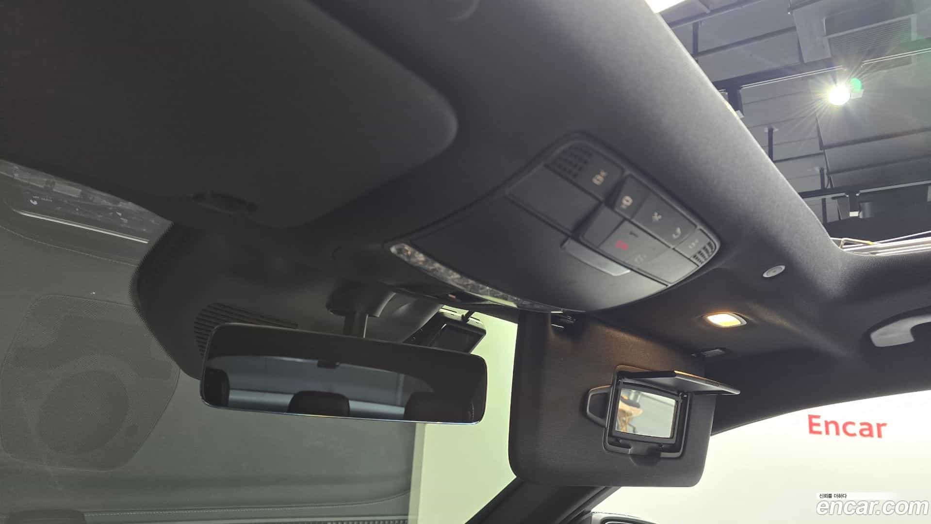 GLC-Class Mercedes-Benz 2023.2-OPTION-024