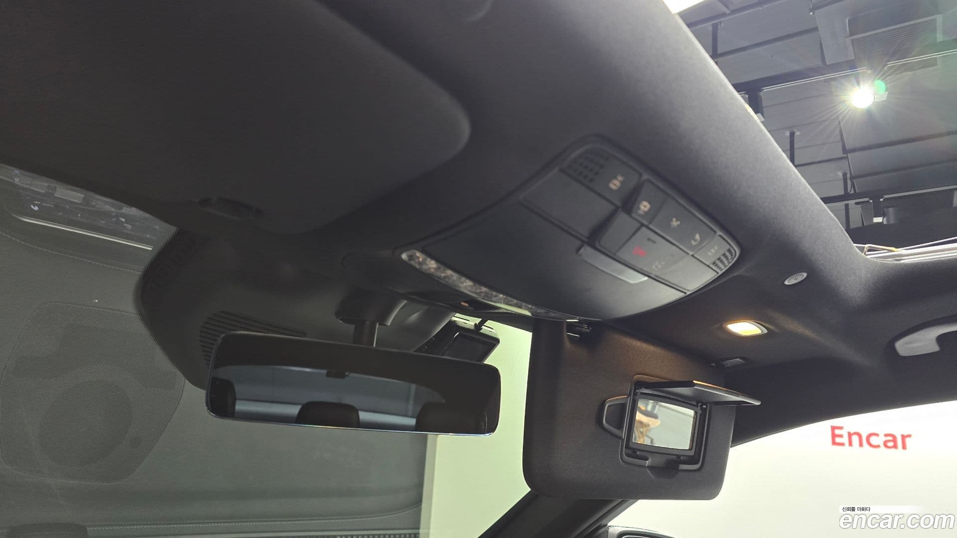 Main__Slider__Photo:GLC-Class Mercedes-Benz 2023.2-19