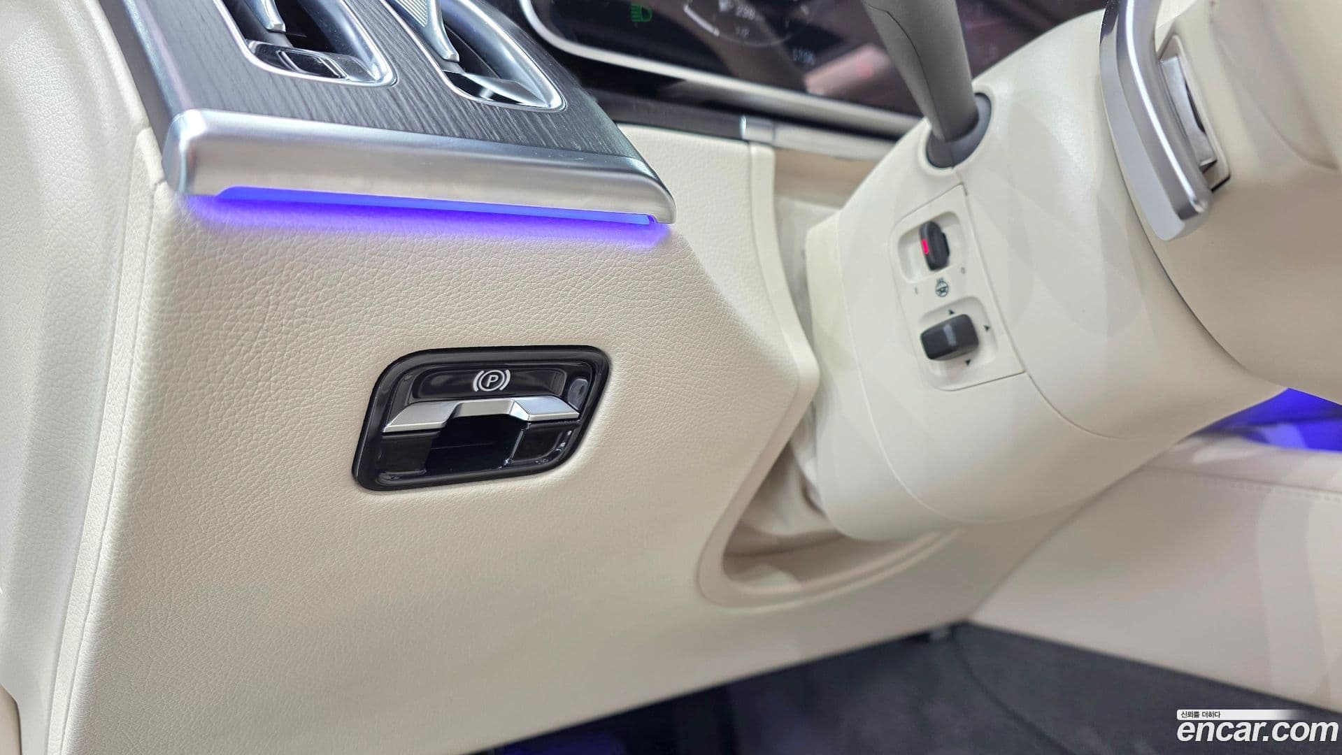 Main__Slider__Photo:S-Class Mercedes-Benz 2023.0-9