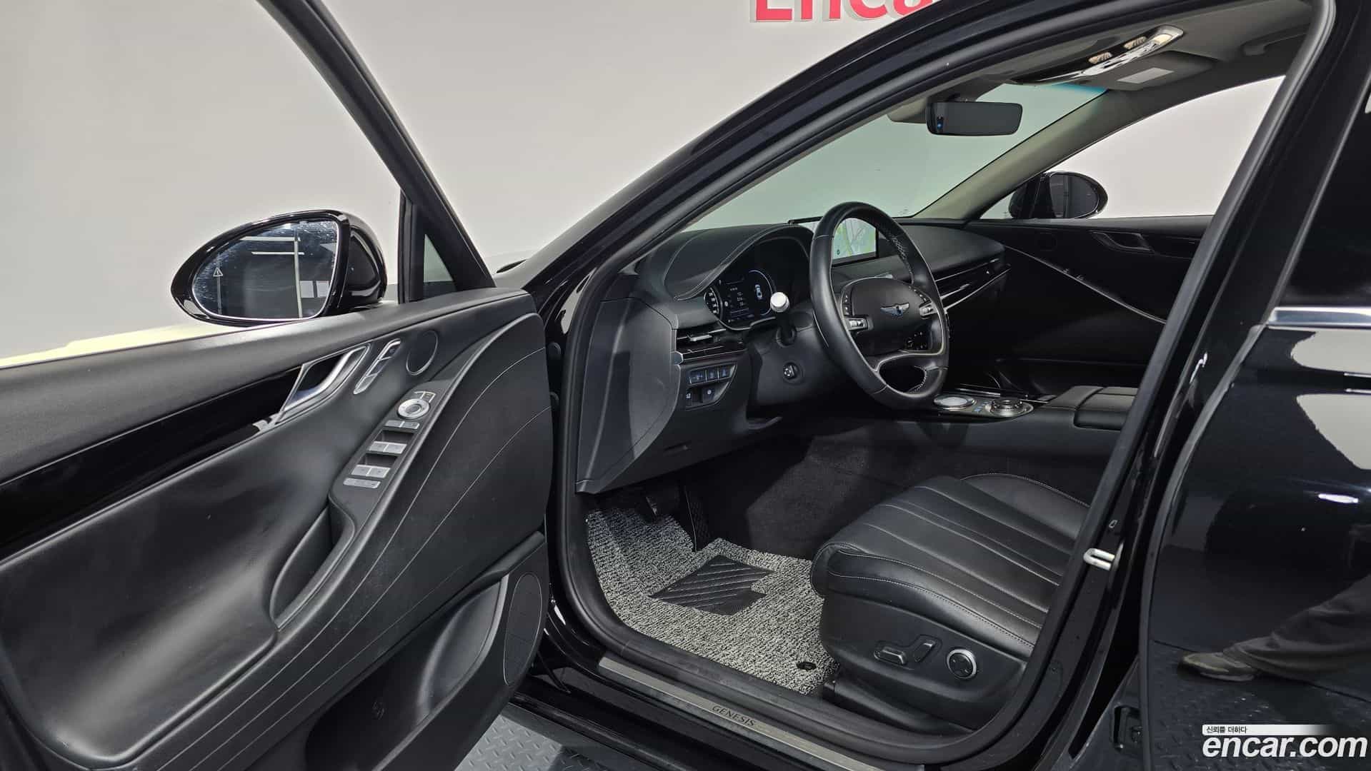 G80 Genesis 2022.0-INNER-010