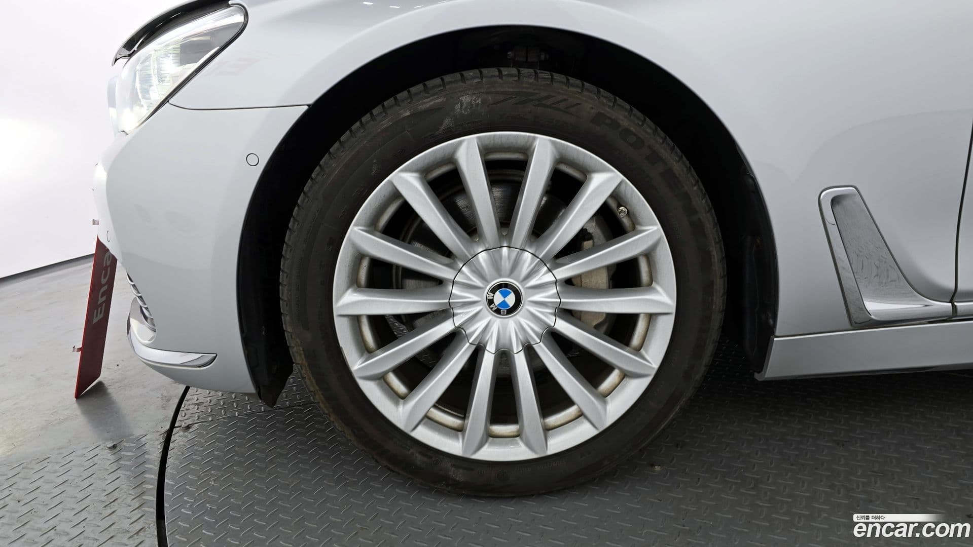 Main__Slider__Photo:7-Series BMW 2016.2-4