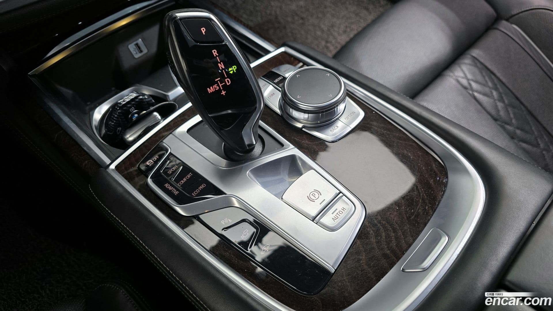 Main__Slider__Photo:7-Series BMW 2016.2-8