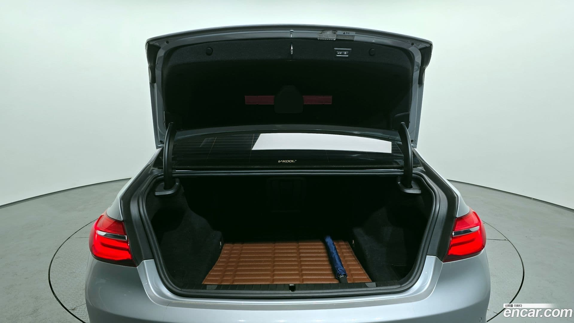 Main__Slider__Photo:7-Series BMW 2016.2-19