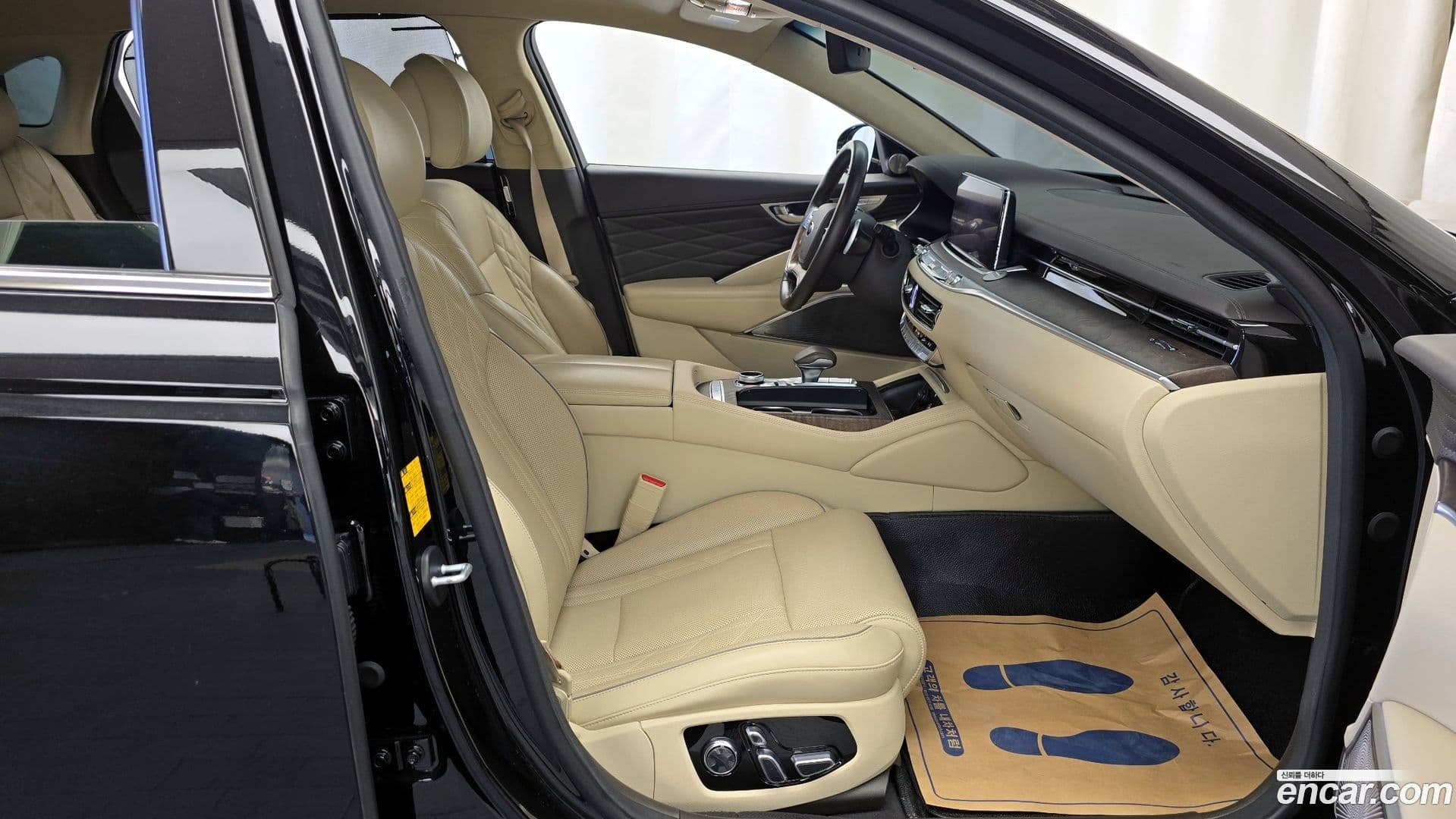 Main__Slider__Photo:K9 Kia 2019.5-10