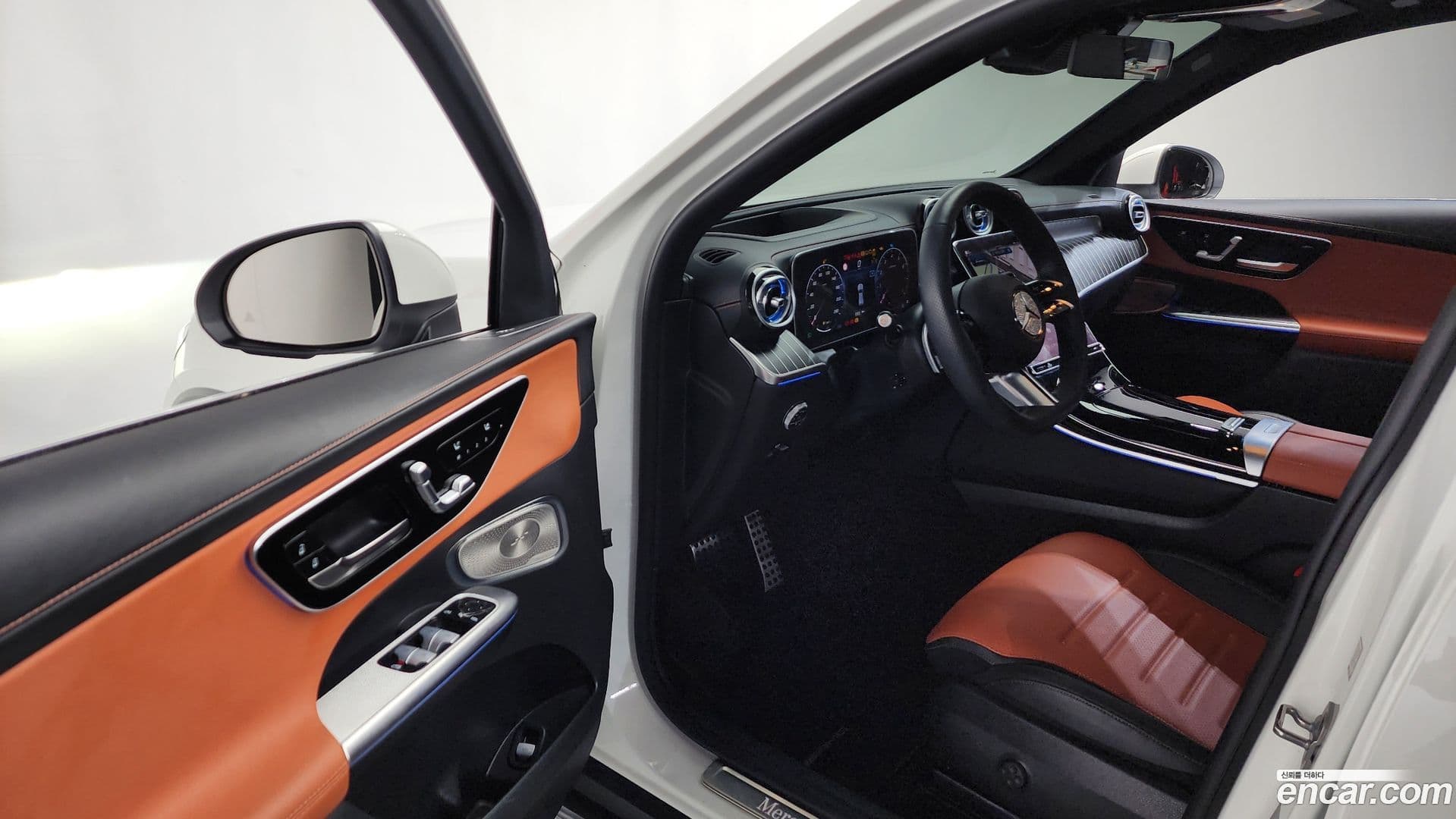 Main__Slider__Photo:GLC-Class Mercedes-Benz 2023.7-9