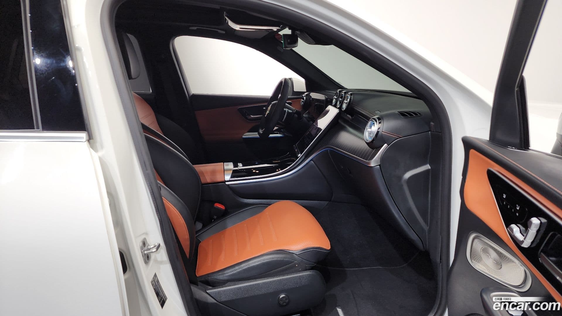 Main__Slider__Photo:GLC-Class Mercedes-Benz 2023.7-10