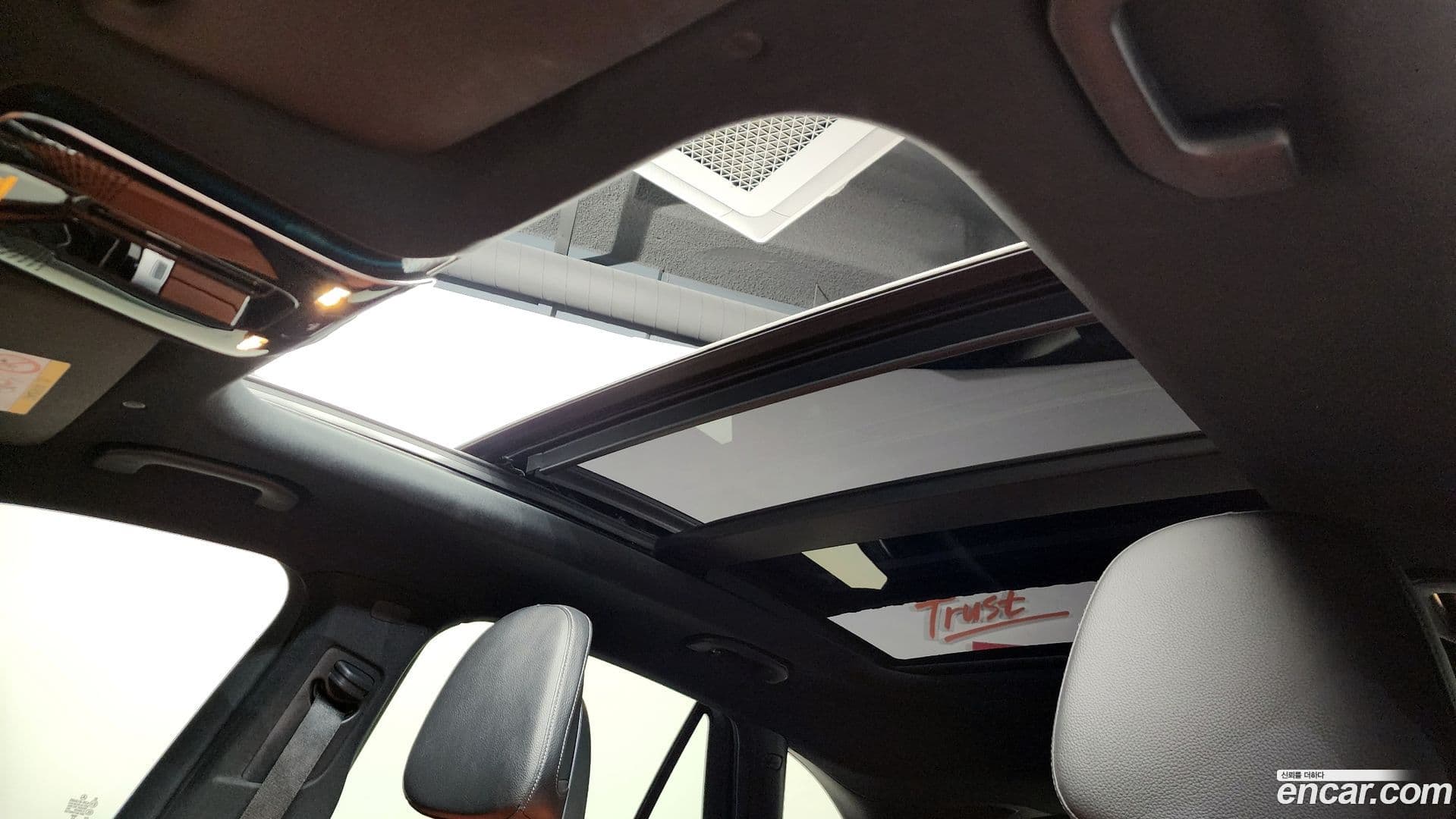 Main__Slider__Photo:GLC-Class Mercedes-Benz 2023.7-17