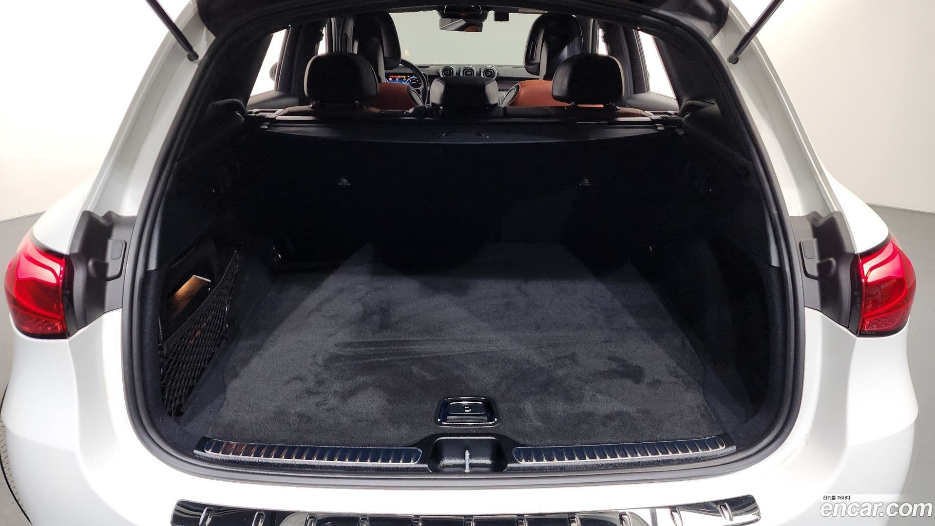 Main__Slider__Photo:GLC-Class Mercedes-Benz 2023.7-19