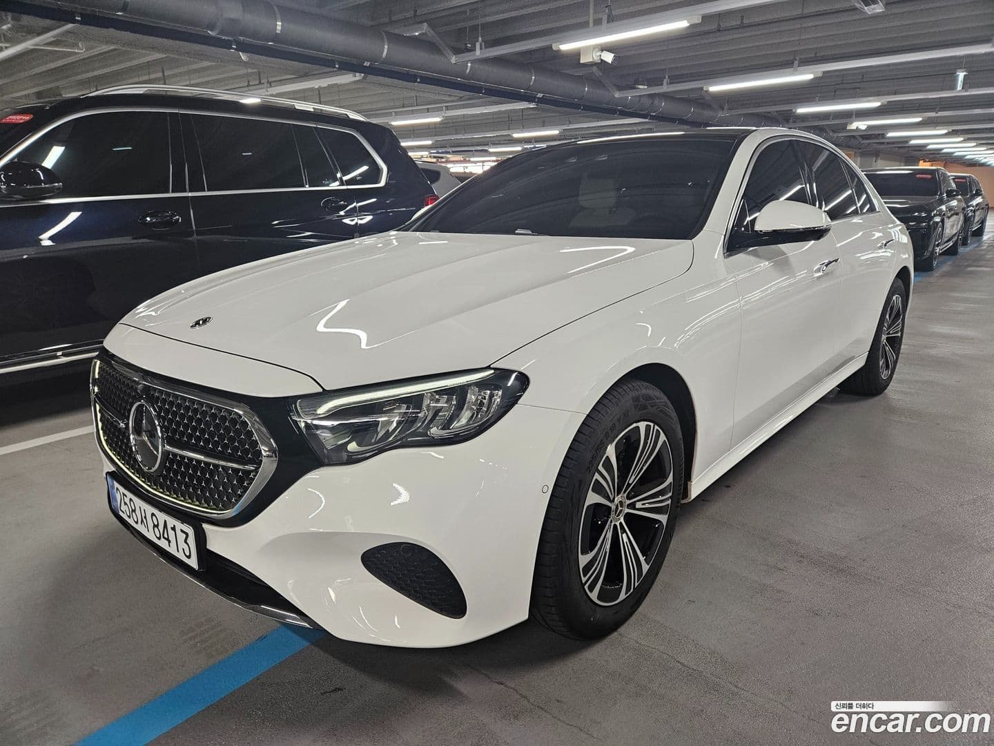 Main__Slider__Photo:E-Class Mercedes-Benz 2025.10-0