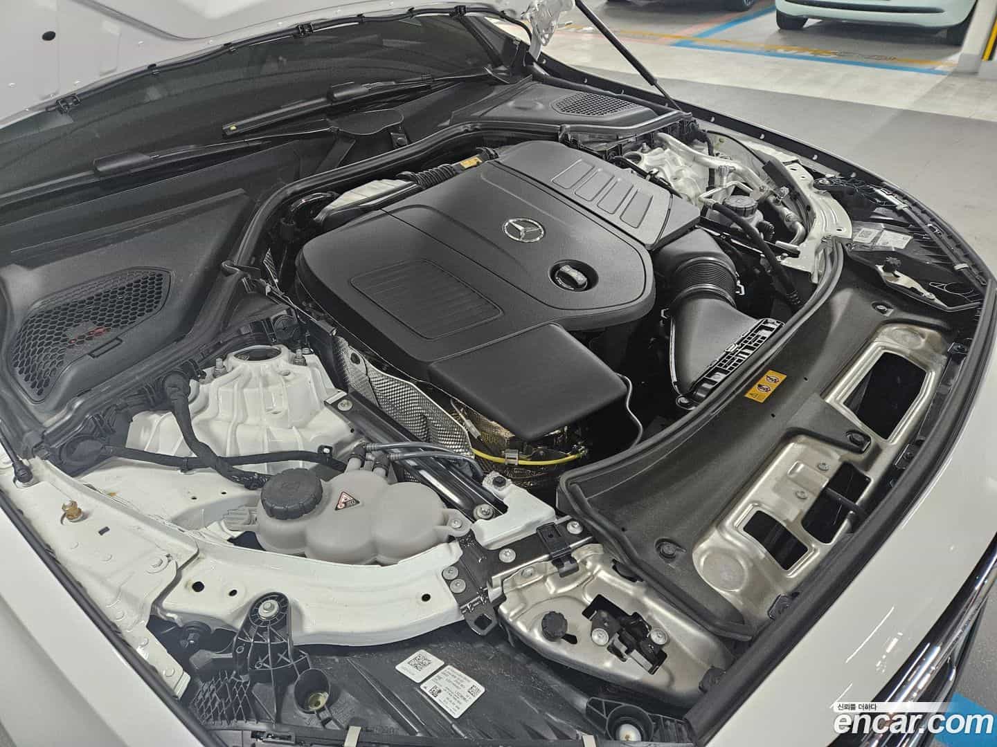 E-Class Mercedes-Benz 2025.10-OUTER-006