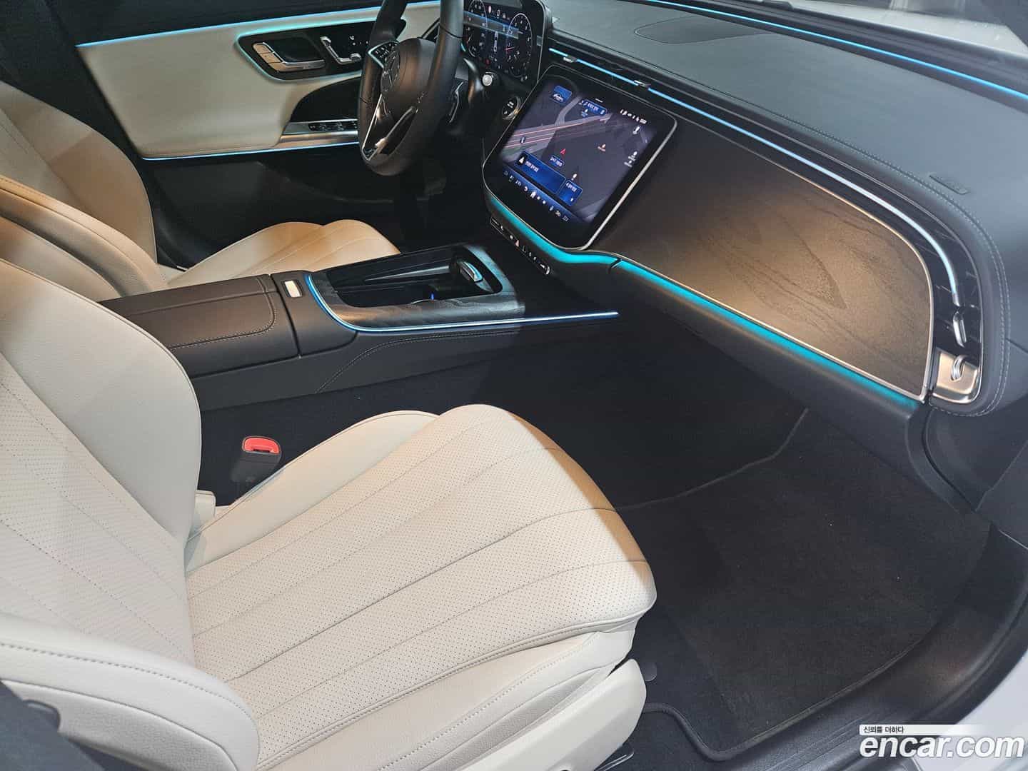 E-Class Mercedes-Benz 2025.10-INNER-010