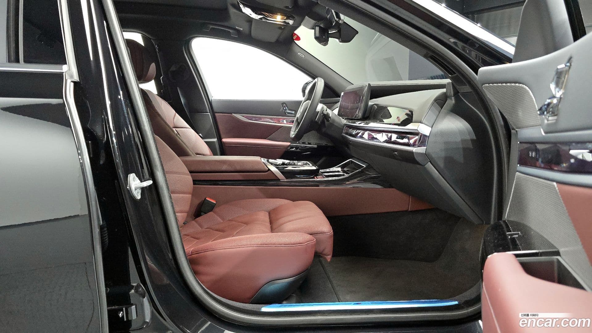 Main__Slider__Photo:7-Series BMW 2025.3-10