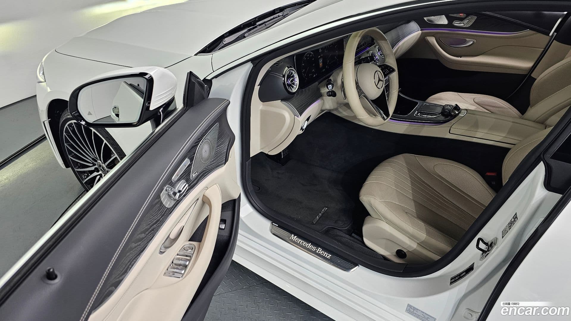 Main__Slider__Photo:CLS-Class Mercedes-Benz 2023.9-10