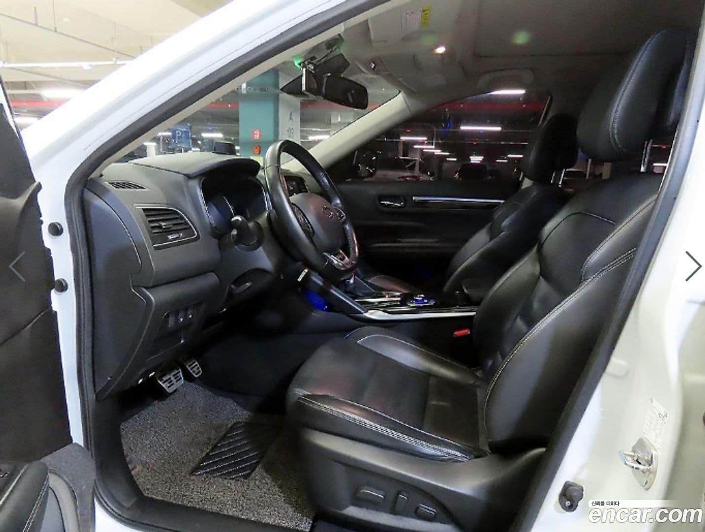 Main__Slider__Photo:QM6 Renault-KoreaSamsung 2017.9-5