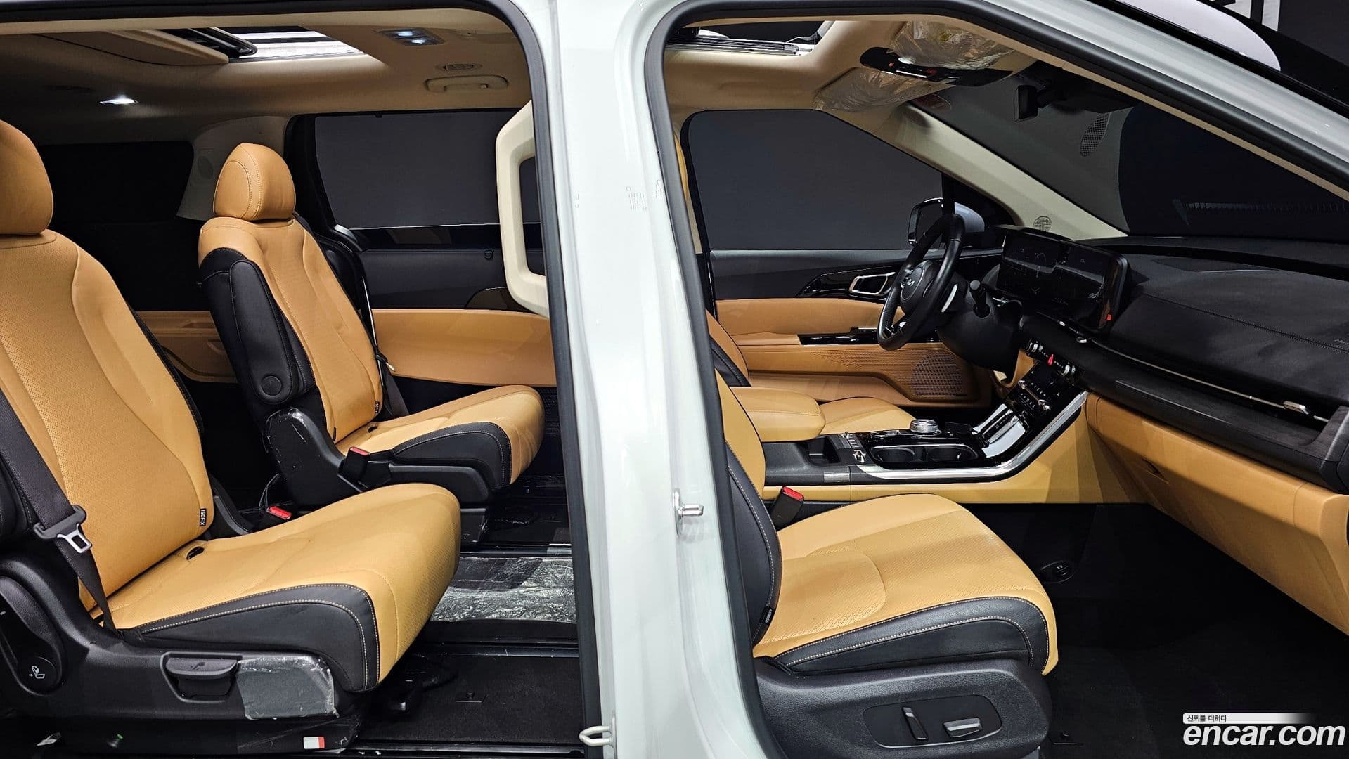 Main__Slider__Photo:Canival Kia 2023.6-9