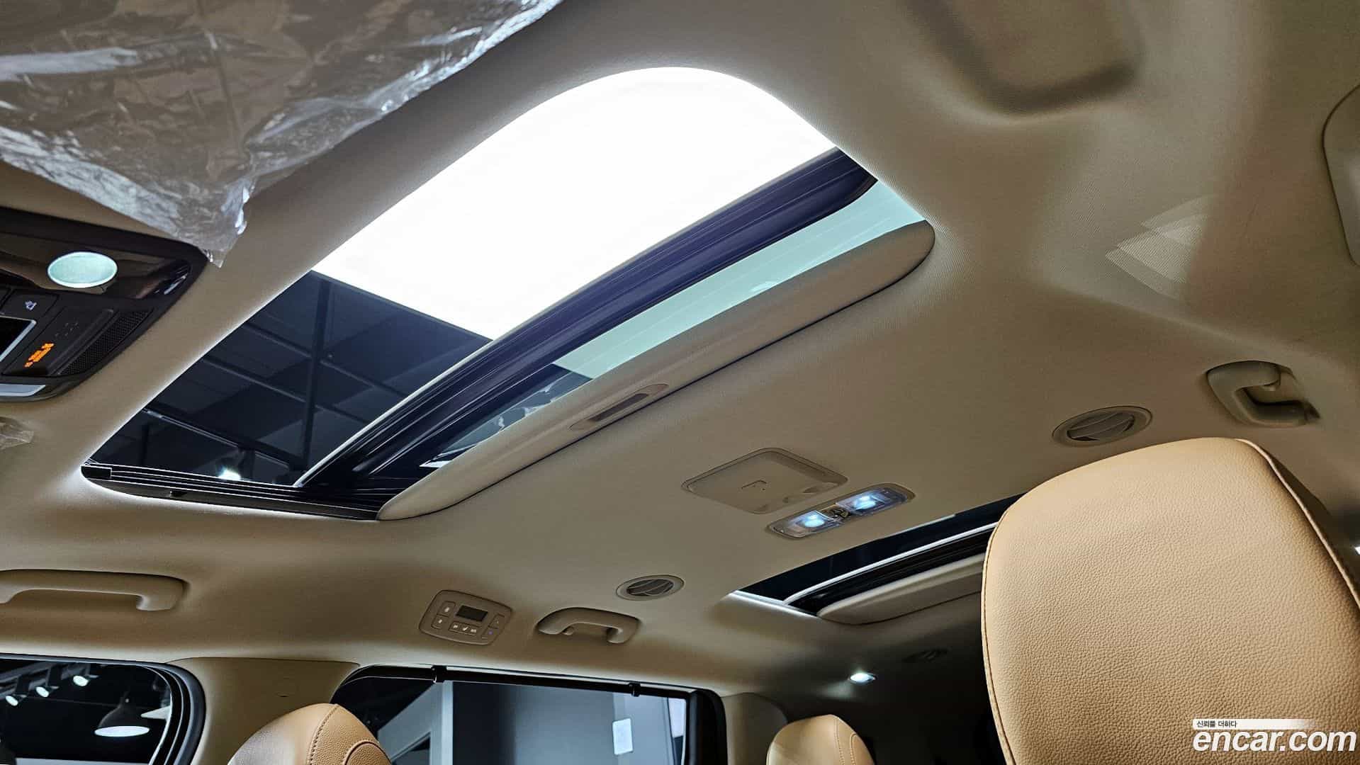 Canival Kia 2023.6-OPTION-021