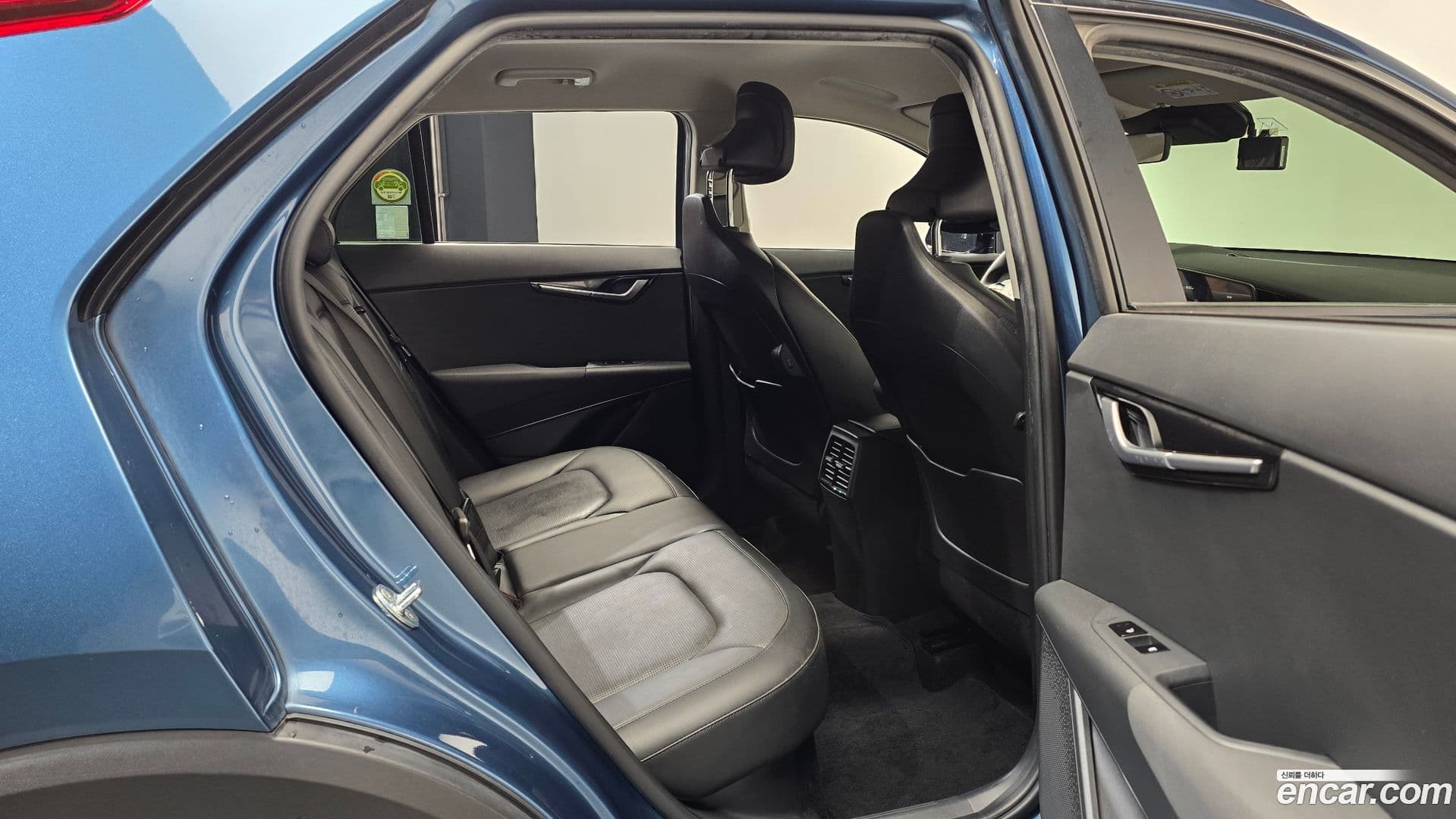 Main__Slider__Photo:Niro Kia 2022.5-11