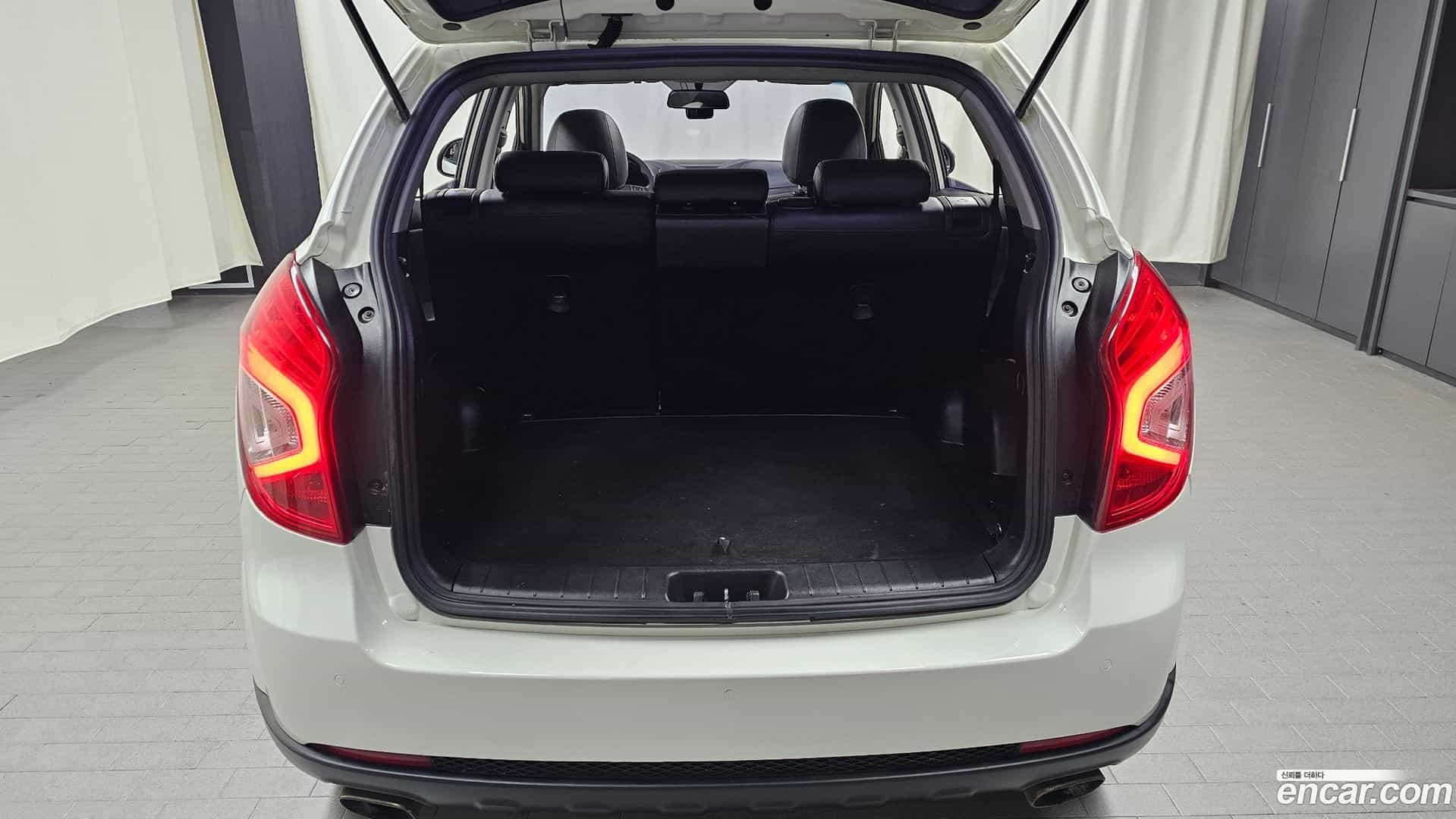 KORANDO KG_Mobility_Ssangyong 2015.0-OPTION-024