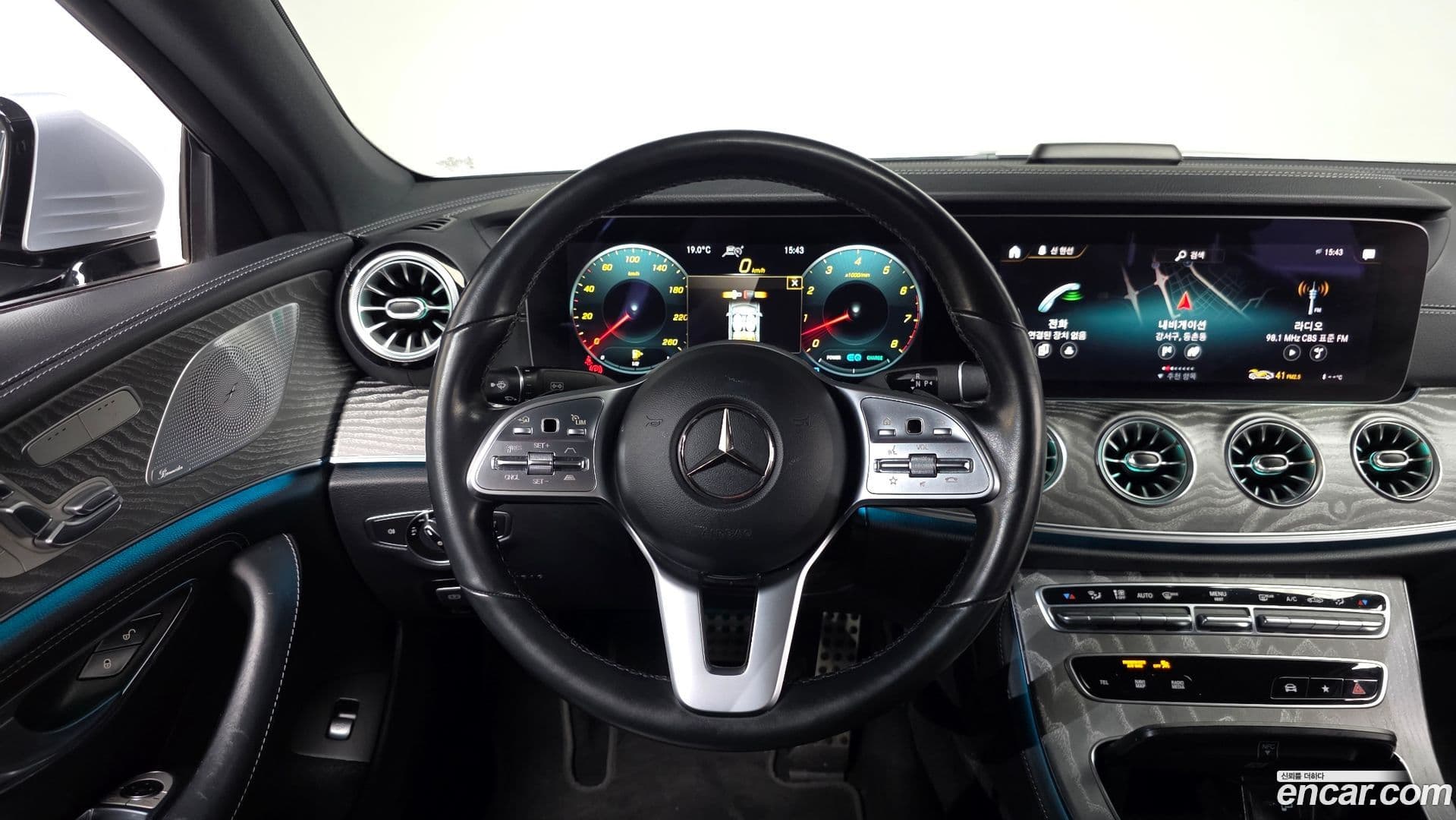 Main__Slider__Photo:CLS-Class Mercedes-Benz 2021.6-12