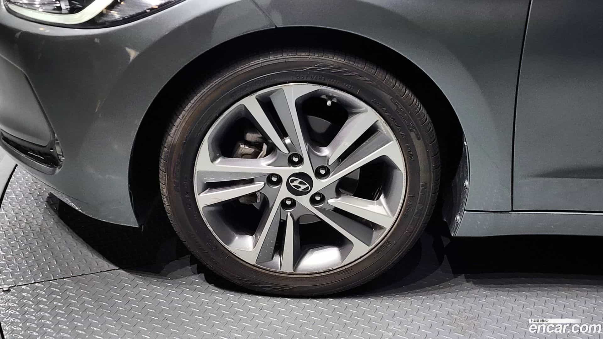 AVANTE Hyundai 2016.7-OUTER-005