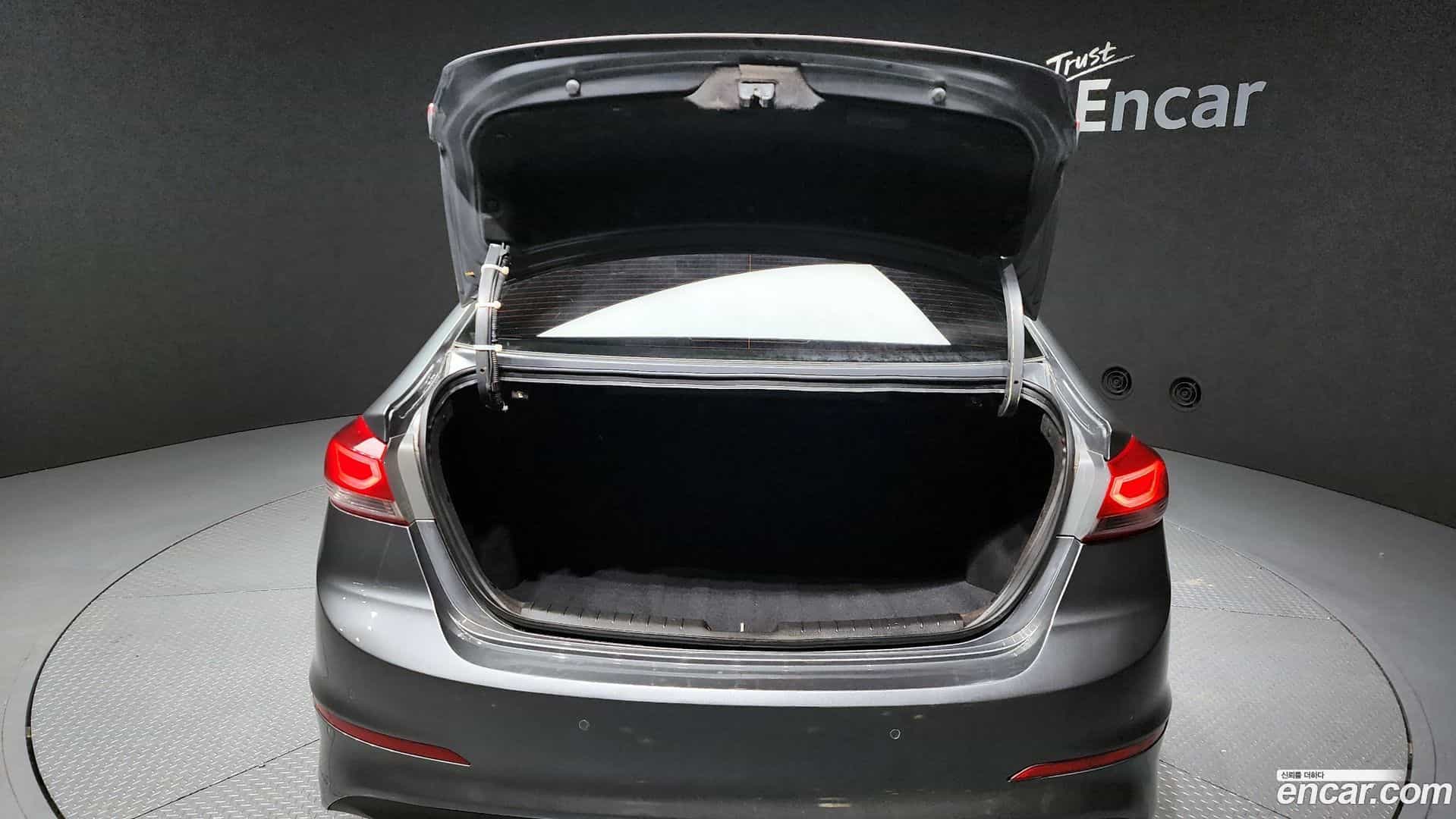 AVANTE Hyundai 2016.7-OPTION-024