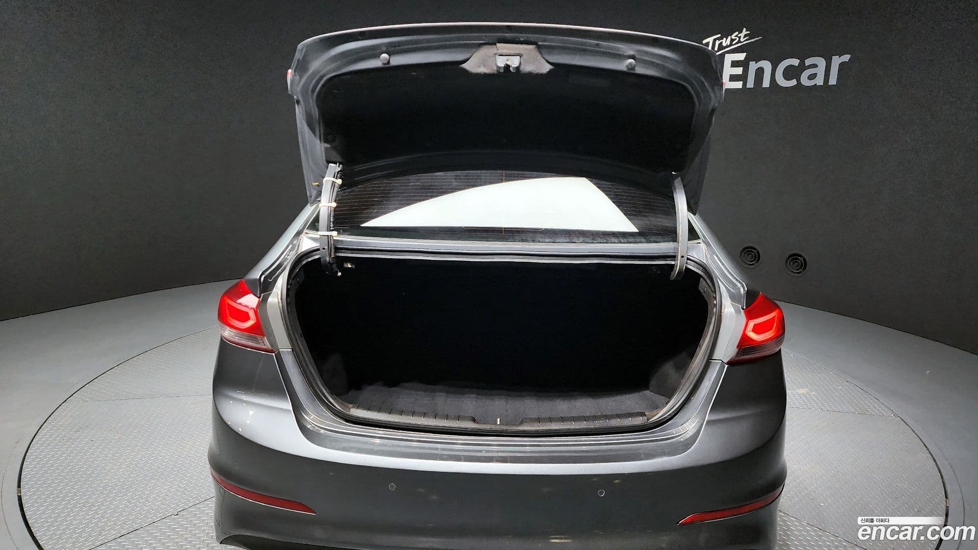 Main__Slider__Photo:AVANTE Hyundai 2016.7-19