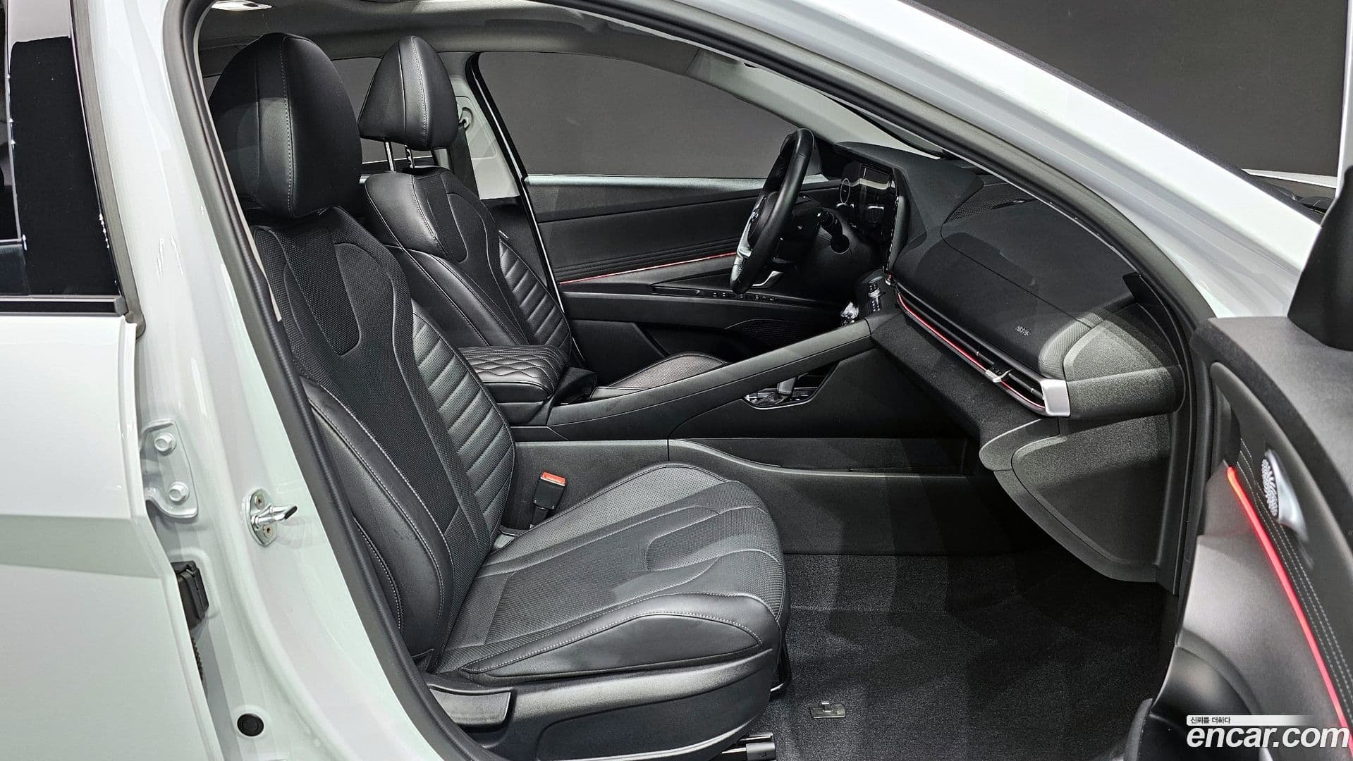 Main__Slider__Photo:AVANTE Hyundai 2020.6-9