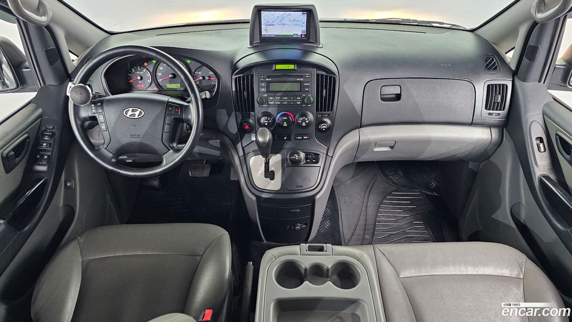 Main__Slider__Photo:Starex Hyundai 2015.3-6