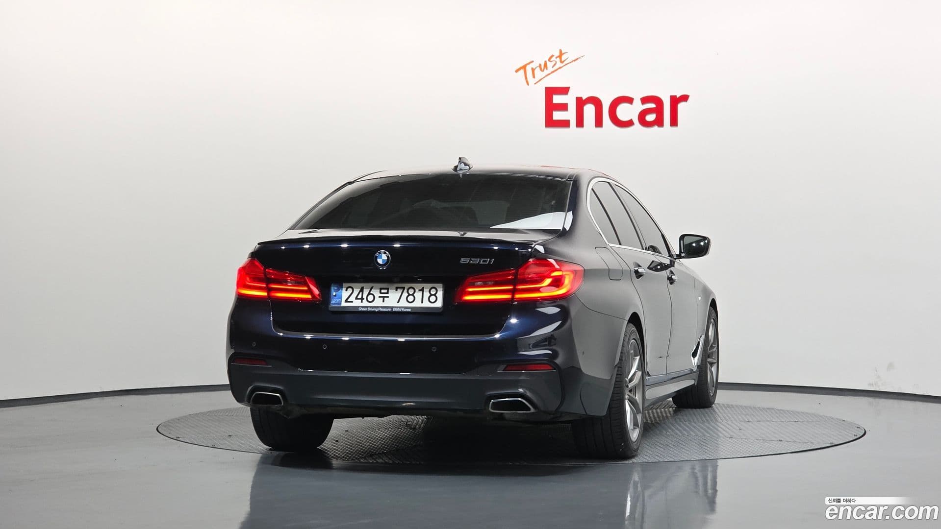 Main__Slider__Photo:5-Series BMW 2018.2-3