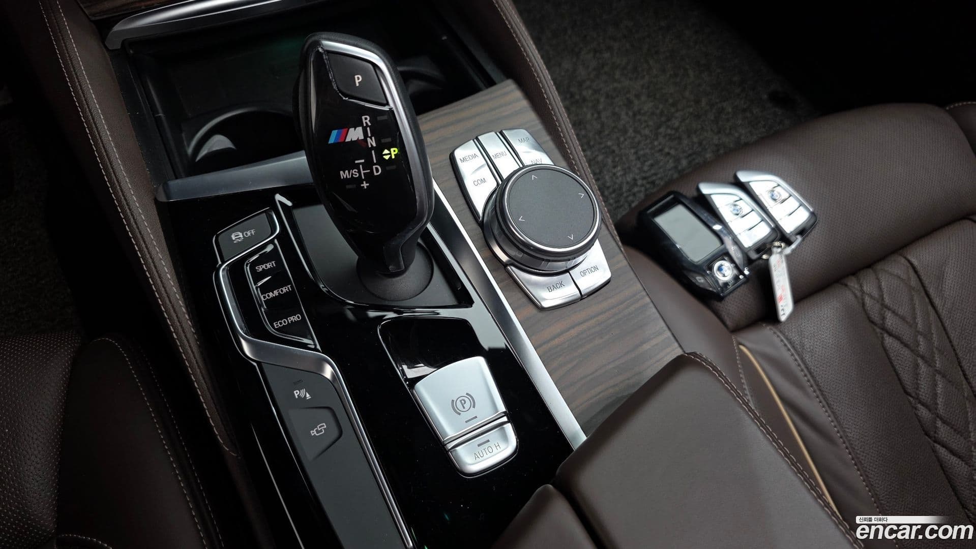 Main__Slider__Photo:5-Series BMW 2018.2-8