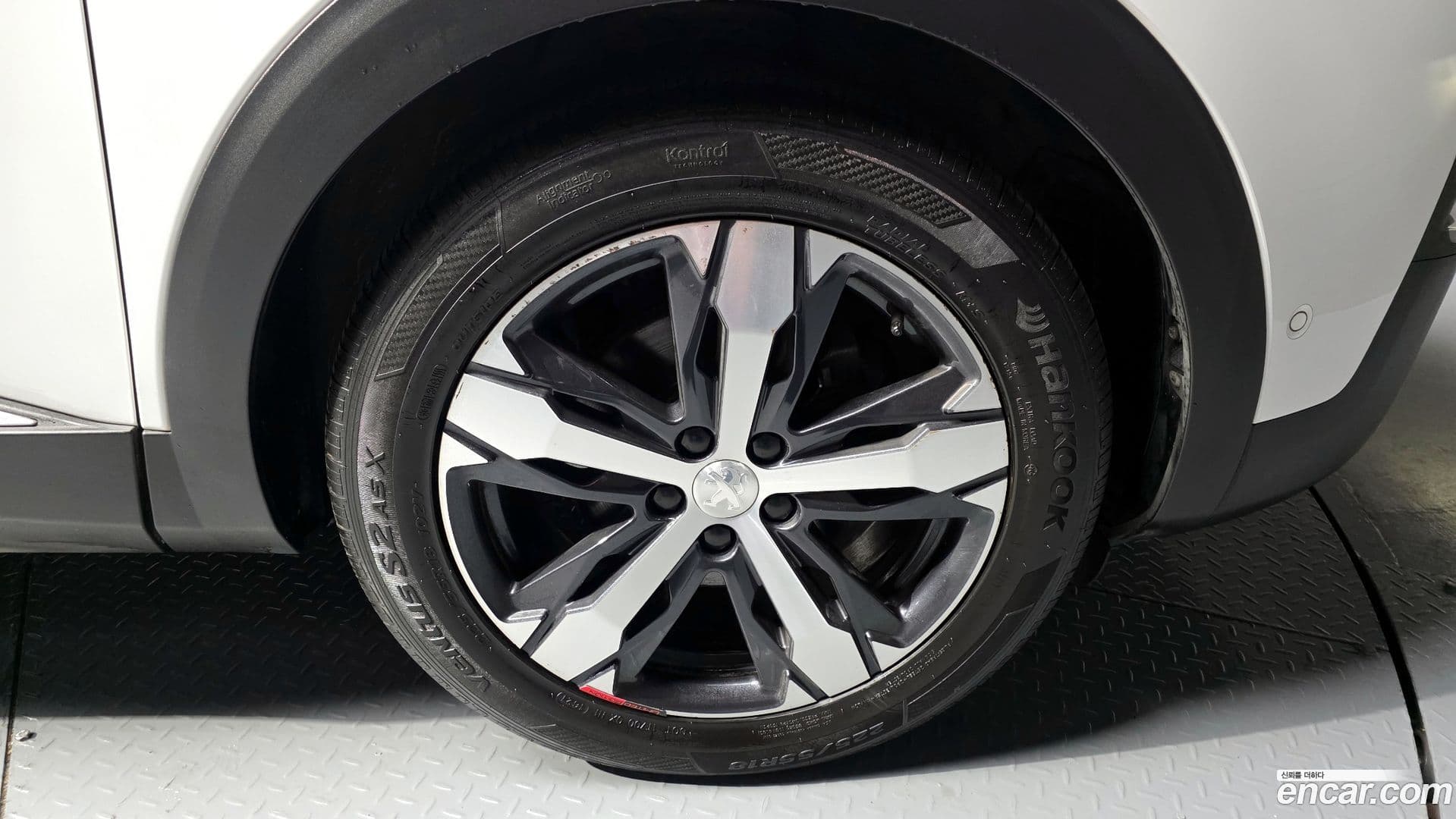 Main__Slider__Photo:5008 Peugeot 2019.1-4