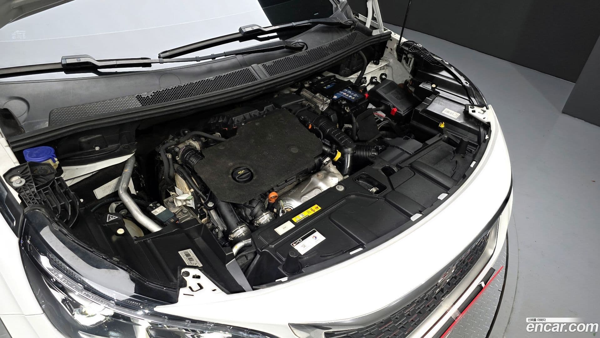 Main__Slider__Photo:5008 Peugeot 2019.1-5