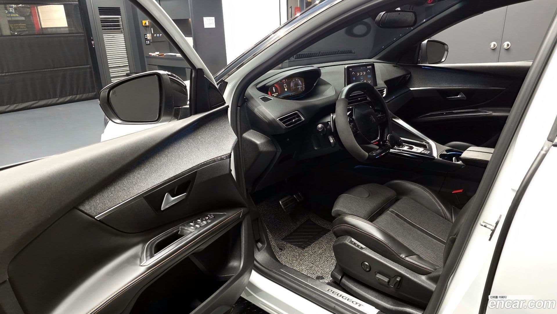 Main__Slider__Photo:5008 Peugeot 2019.1-9