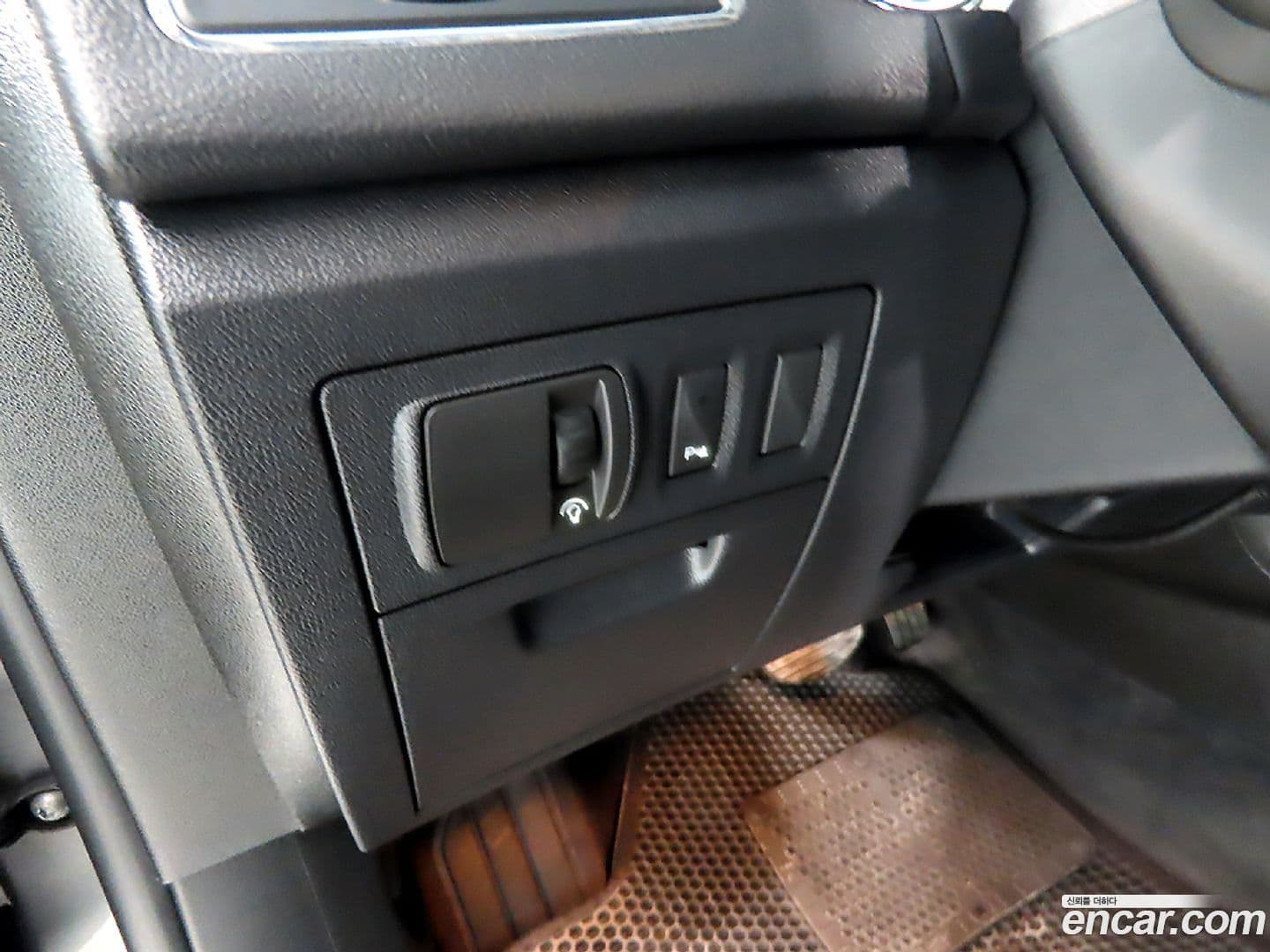 Main__Slider__Photo:SM7 Renault-KoreaSamsung 2015.11-15