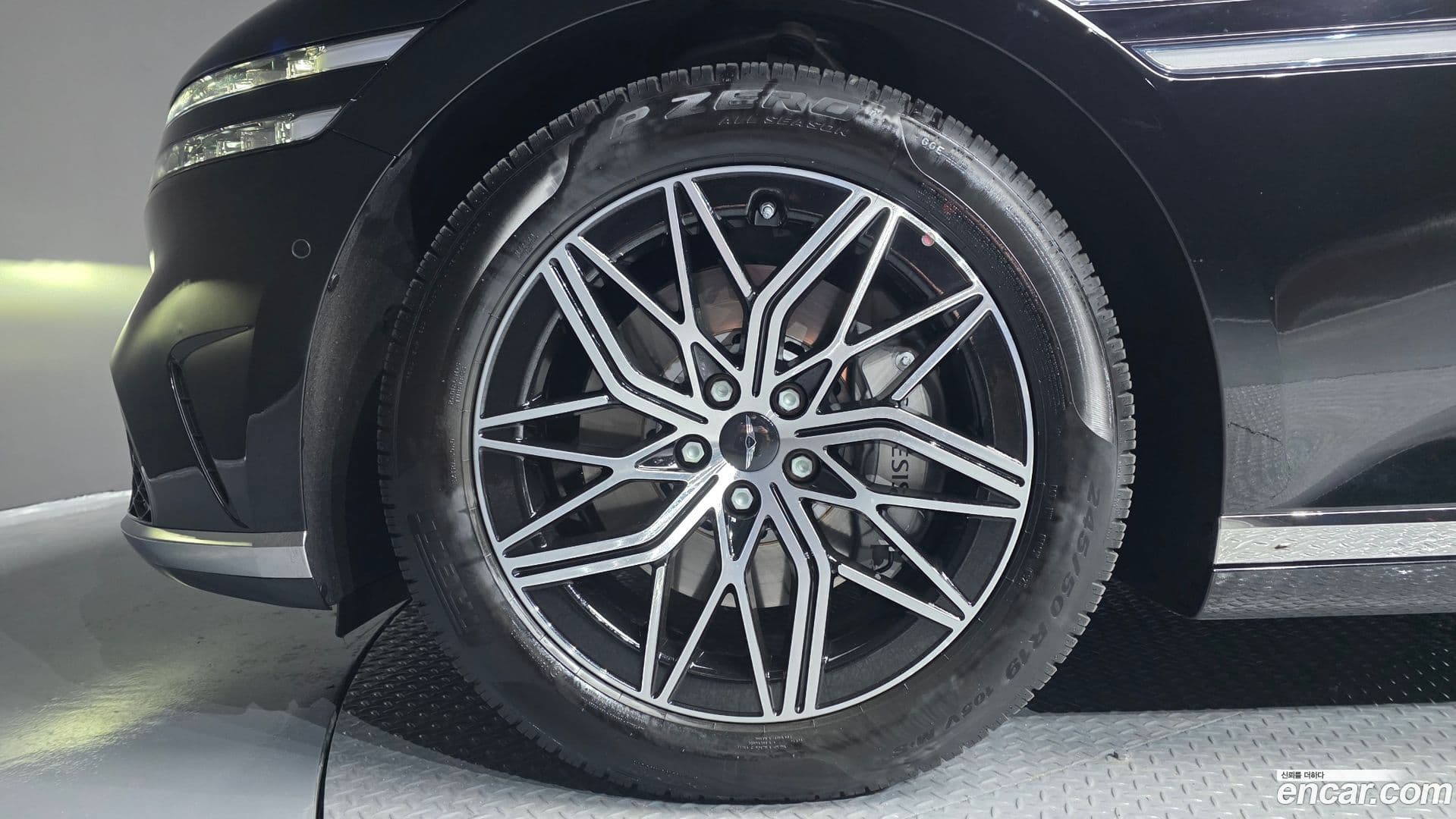 Main__Slider__Photo:G90 Genesis 2025.9-4