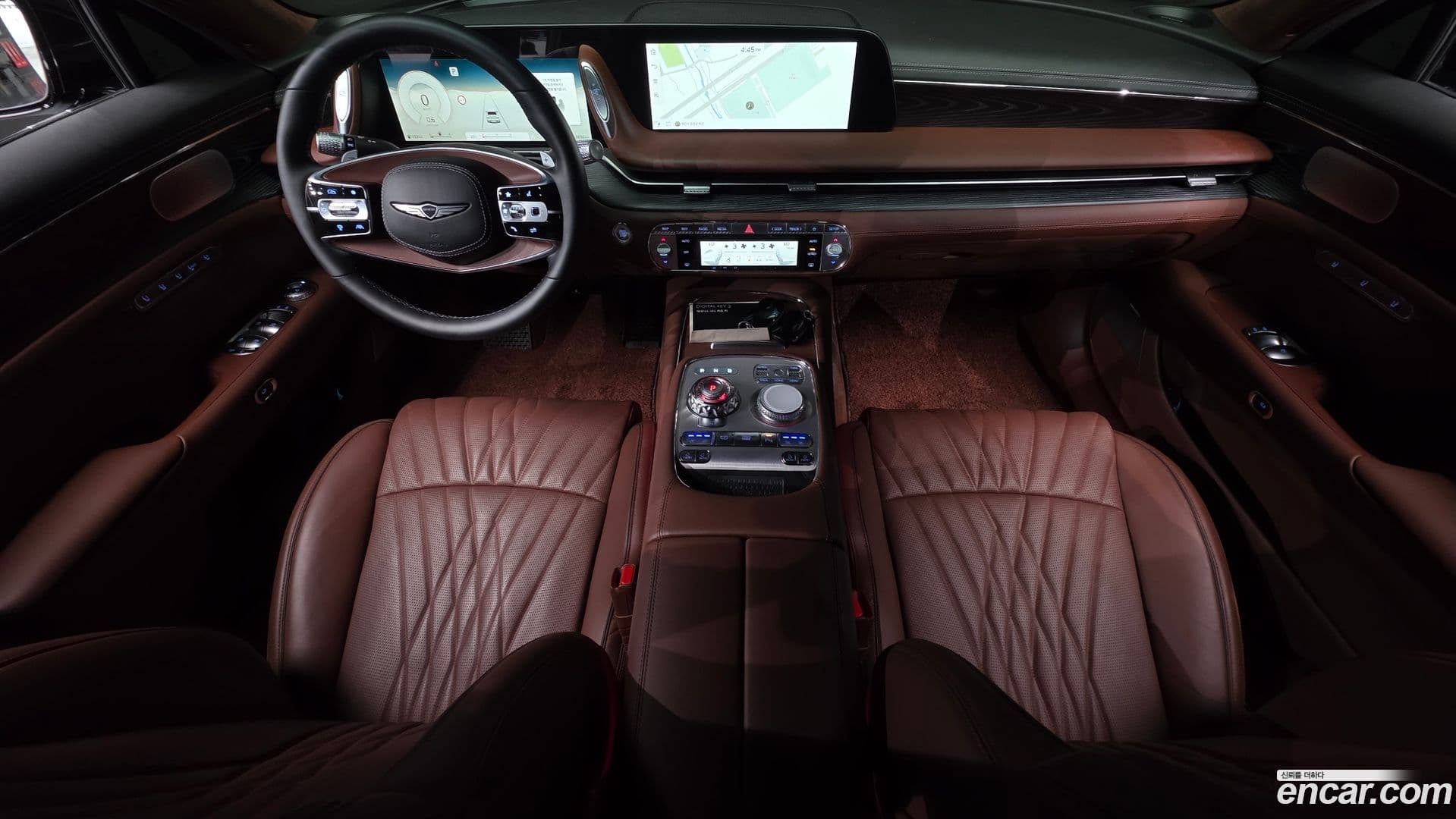 Main__Slider__Photo:G90 Genesis 2025.9-6